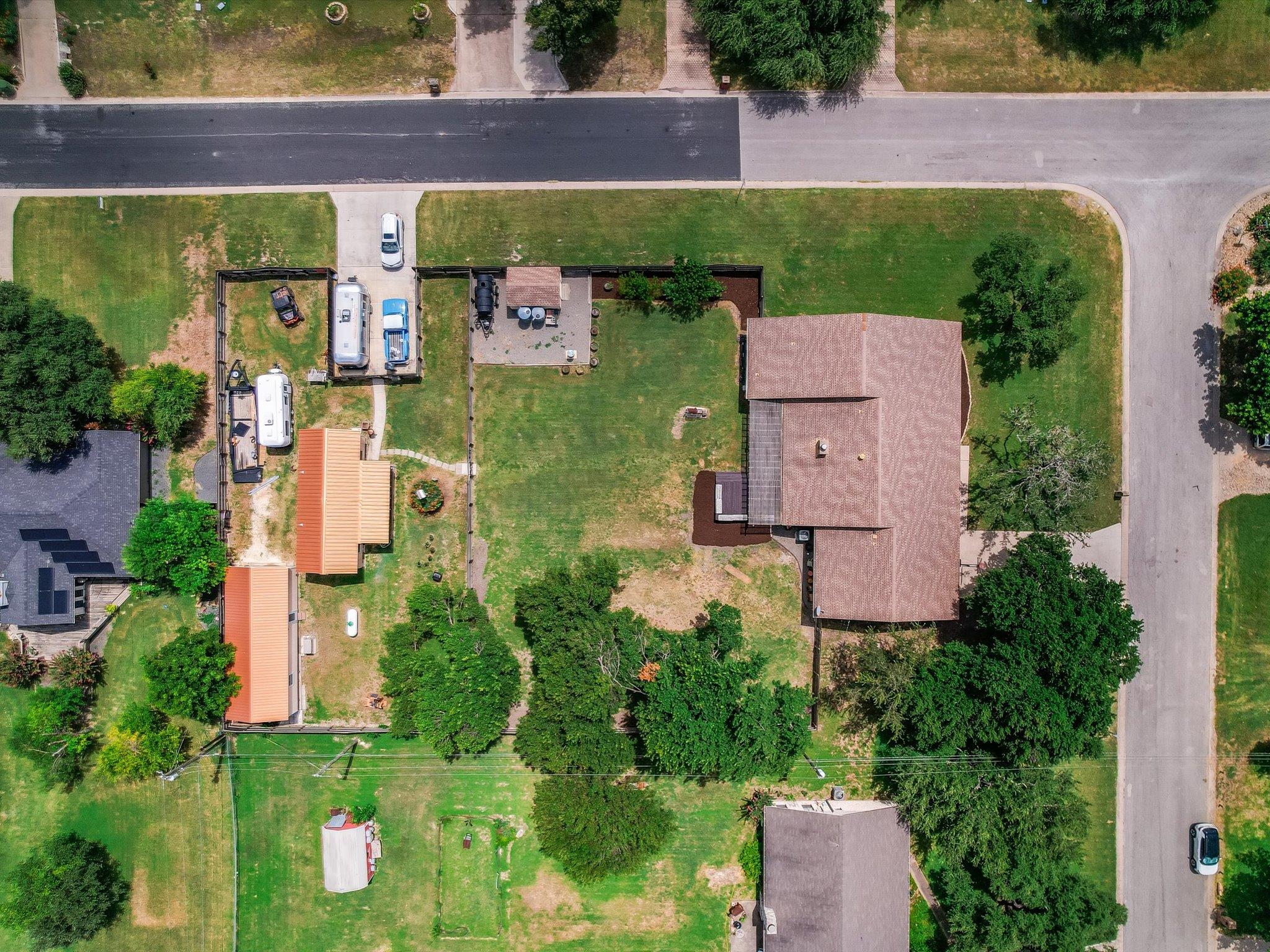 1433 Windcrest DR