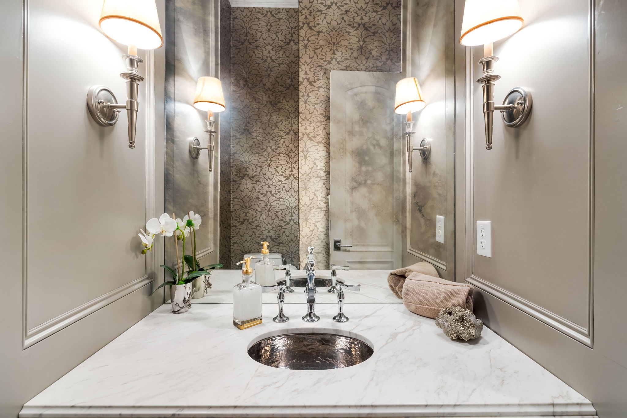 1721 Bur Oak Drive