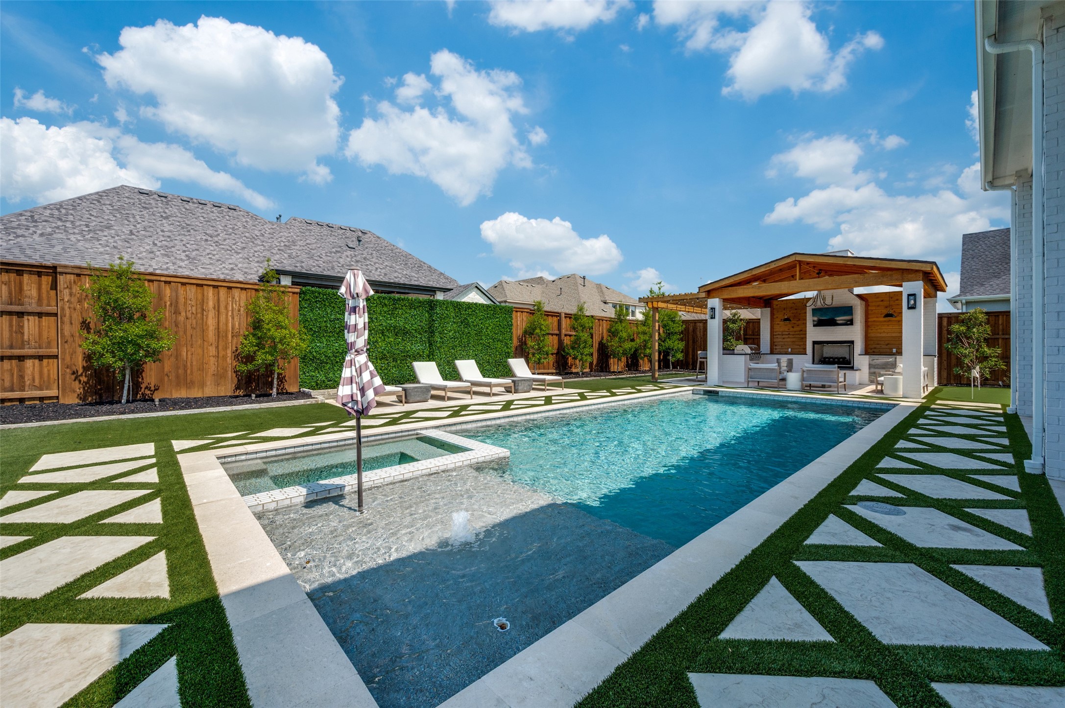 4700 Silver Cliff Drive