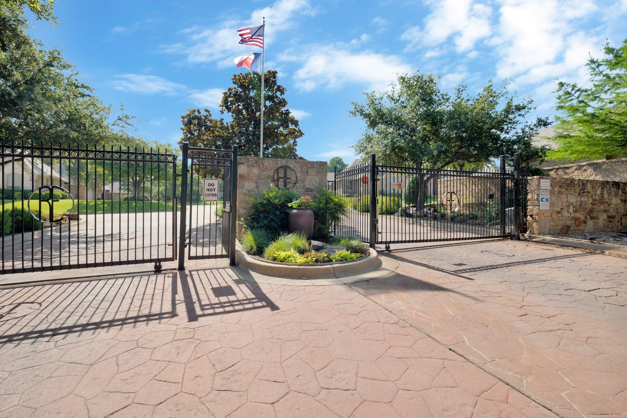 1028 Gabriel Lane