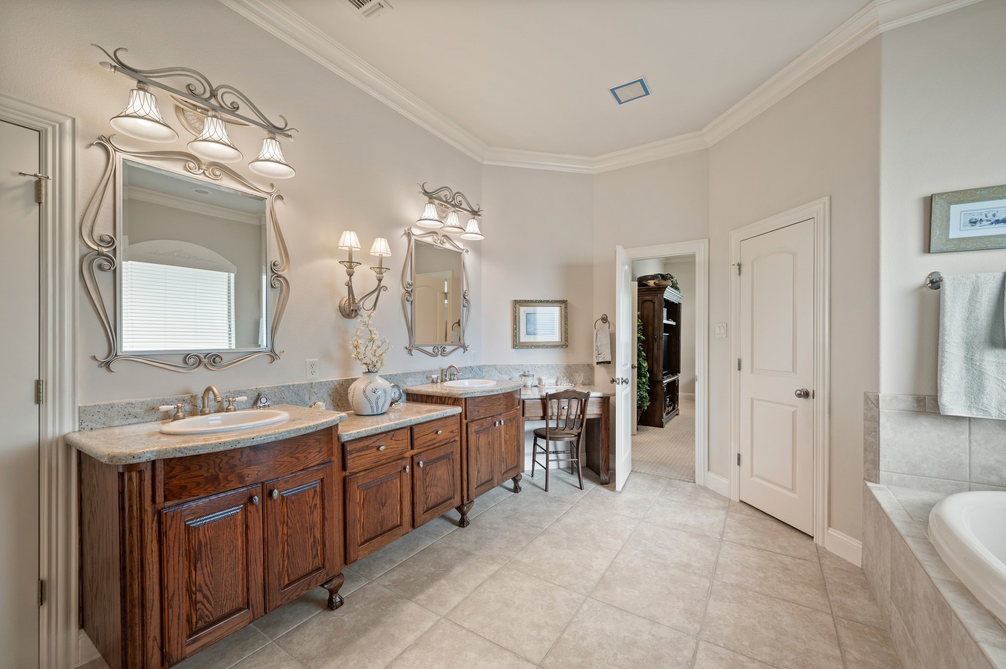 1028 Gabriel Lane