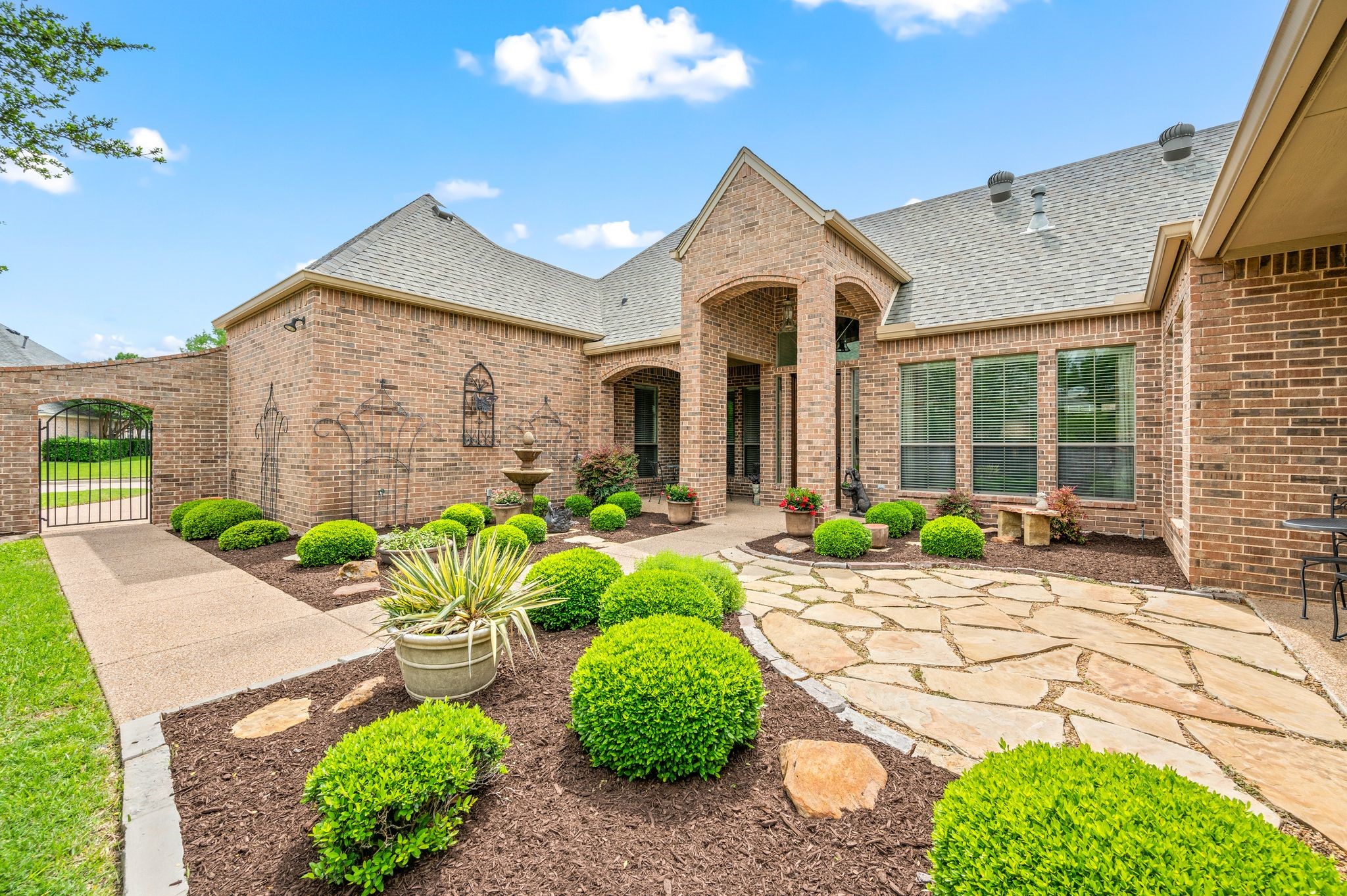 1028 Gabriel Lane