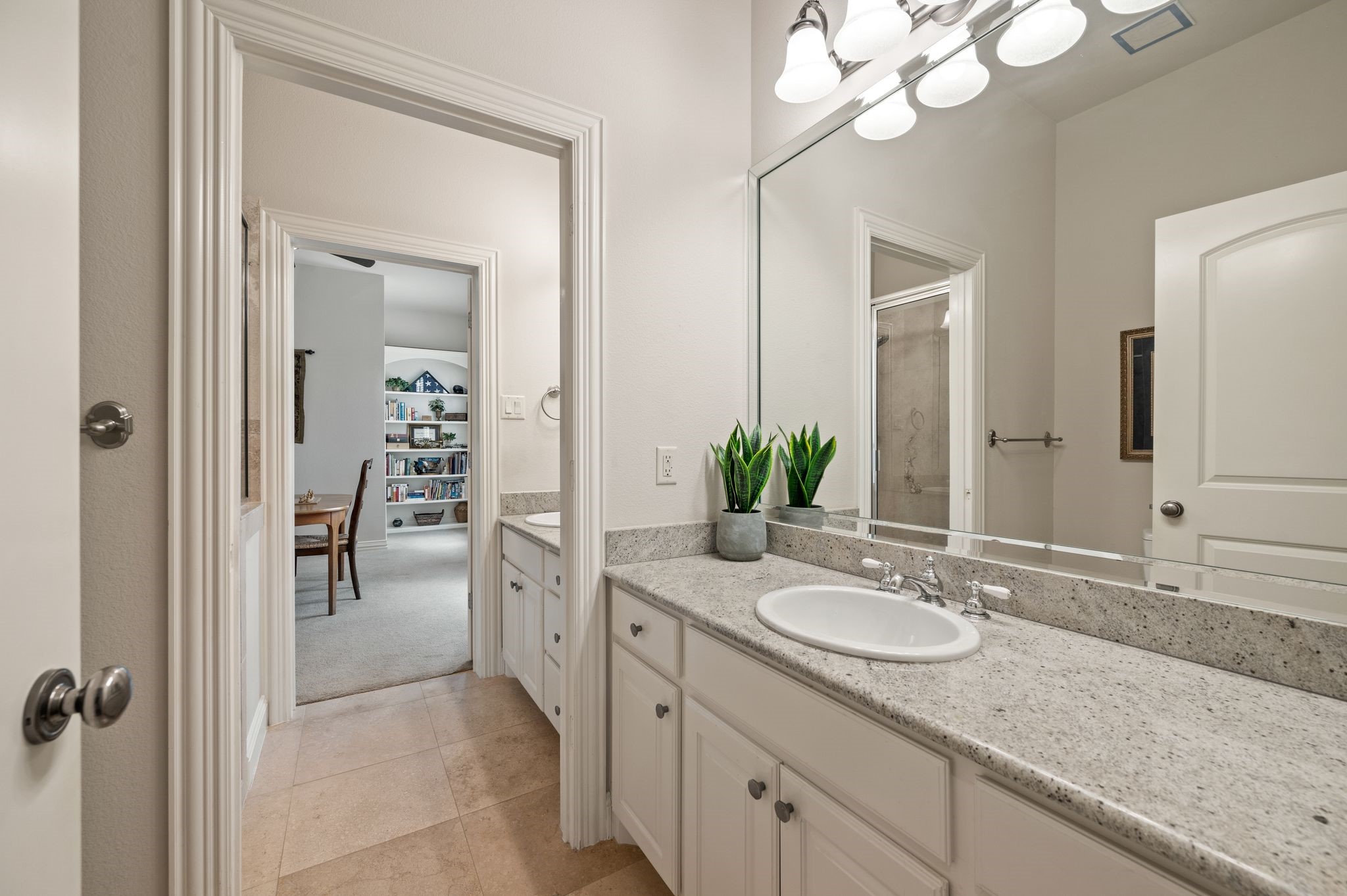 1028 Gabriel Lane