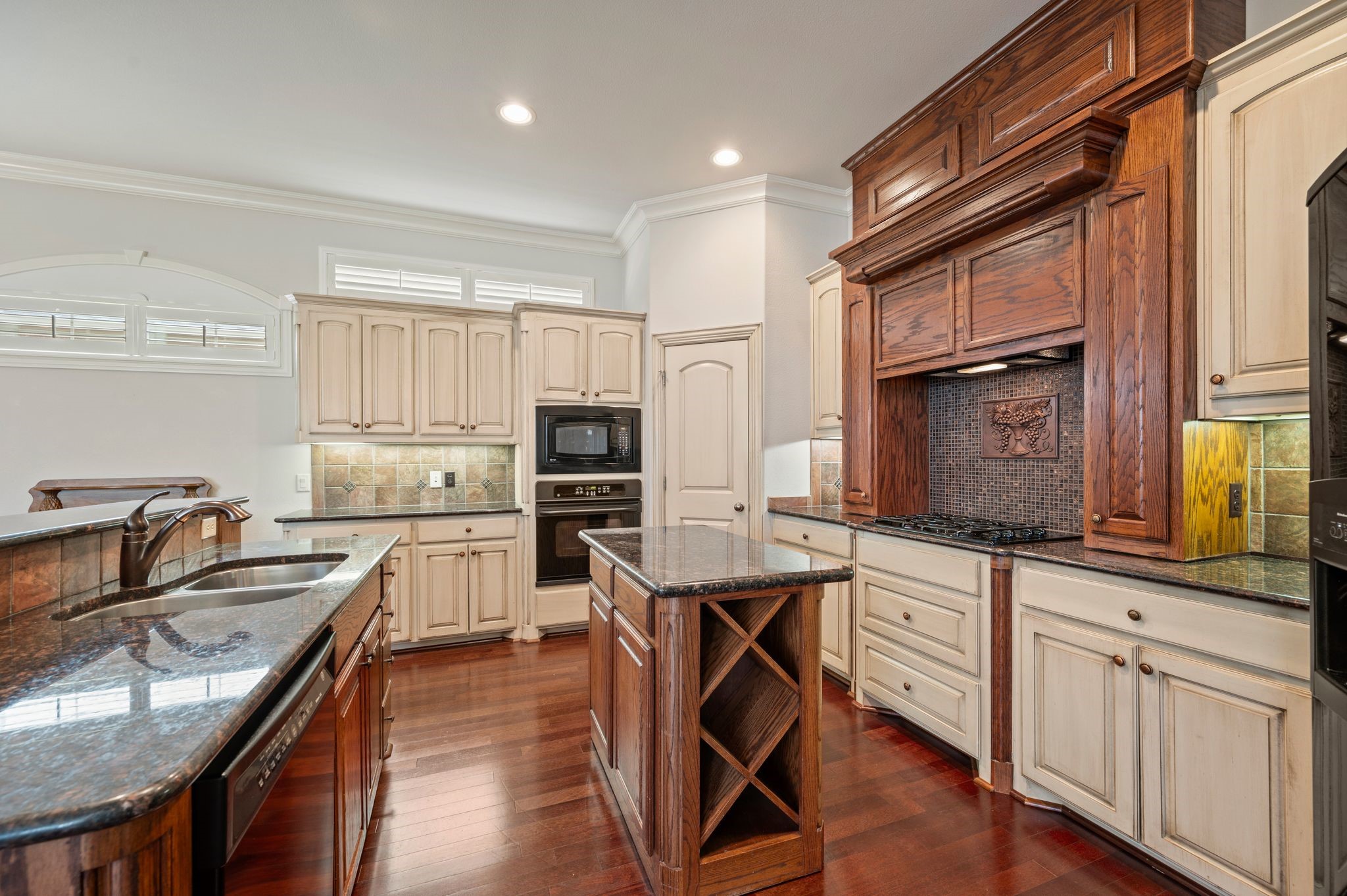 1028 Gabriel Lane