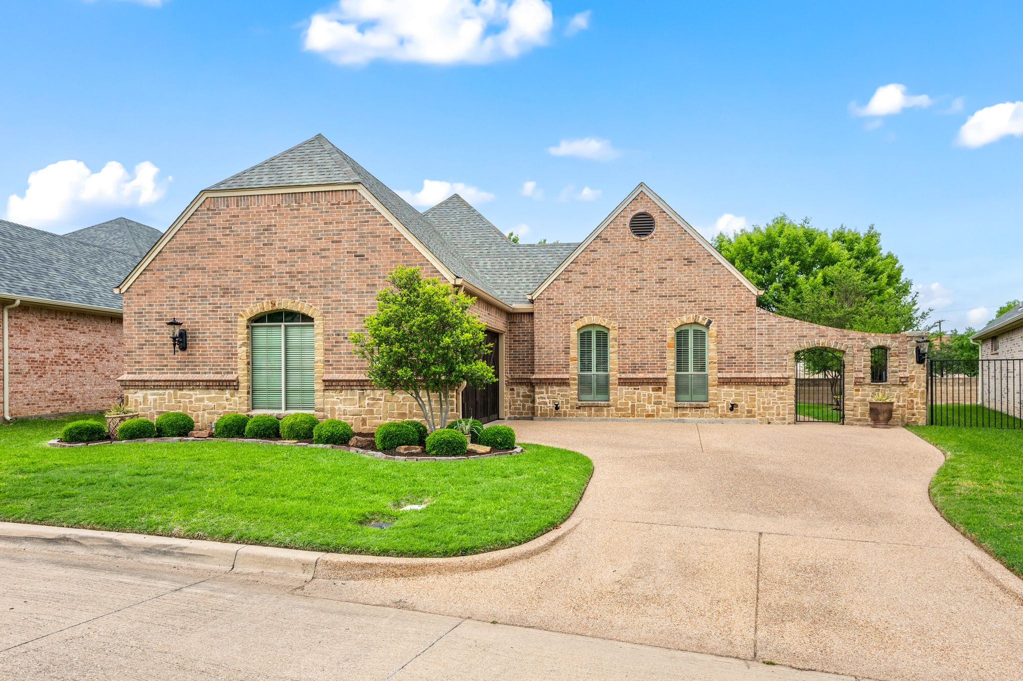 1028 Gabriel Lane