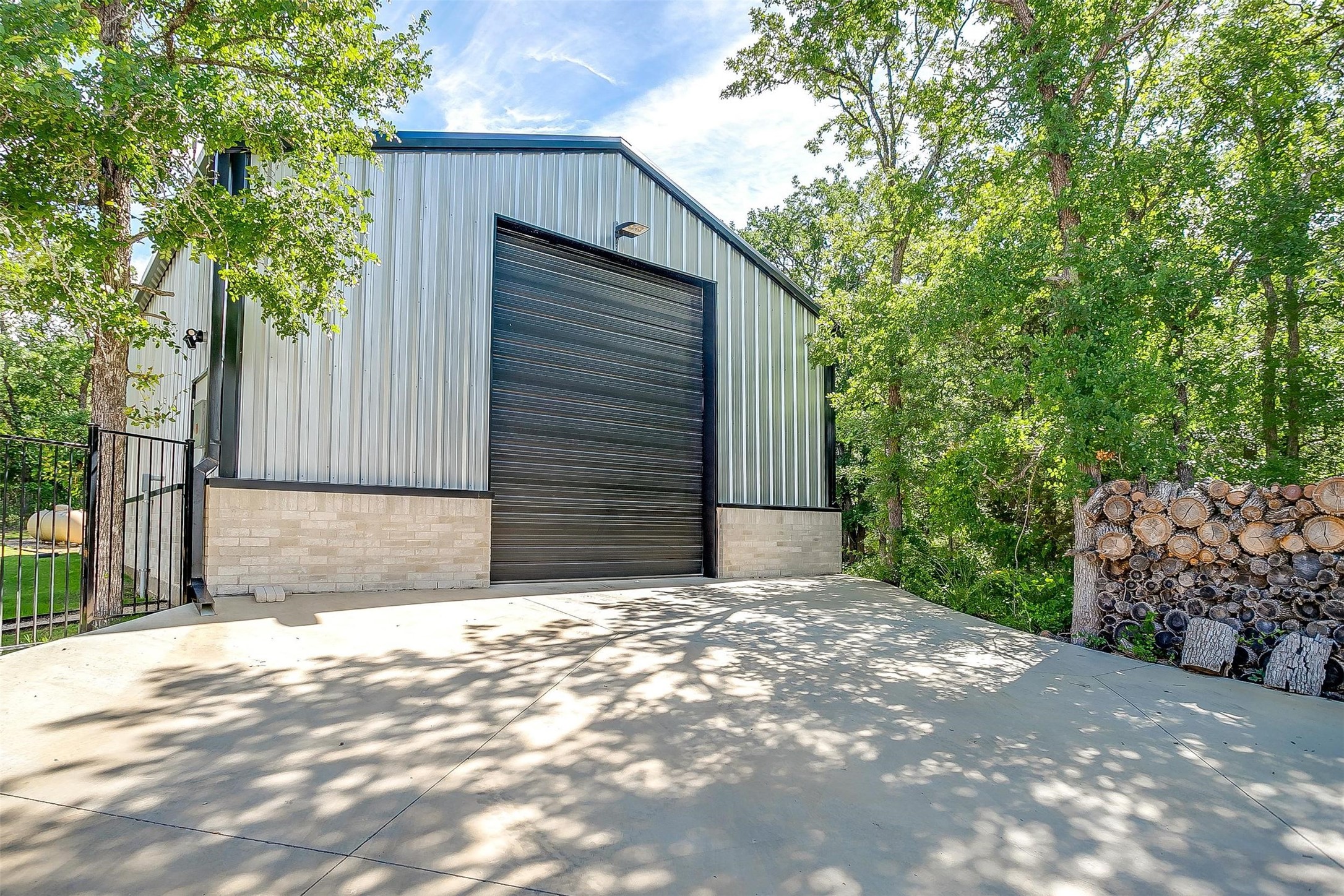 1008 Trinity Oaks Road