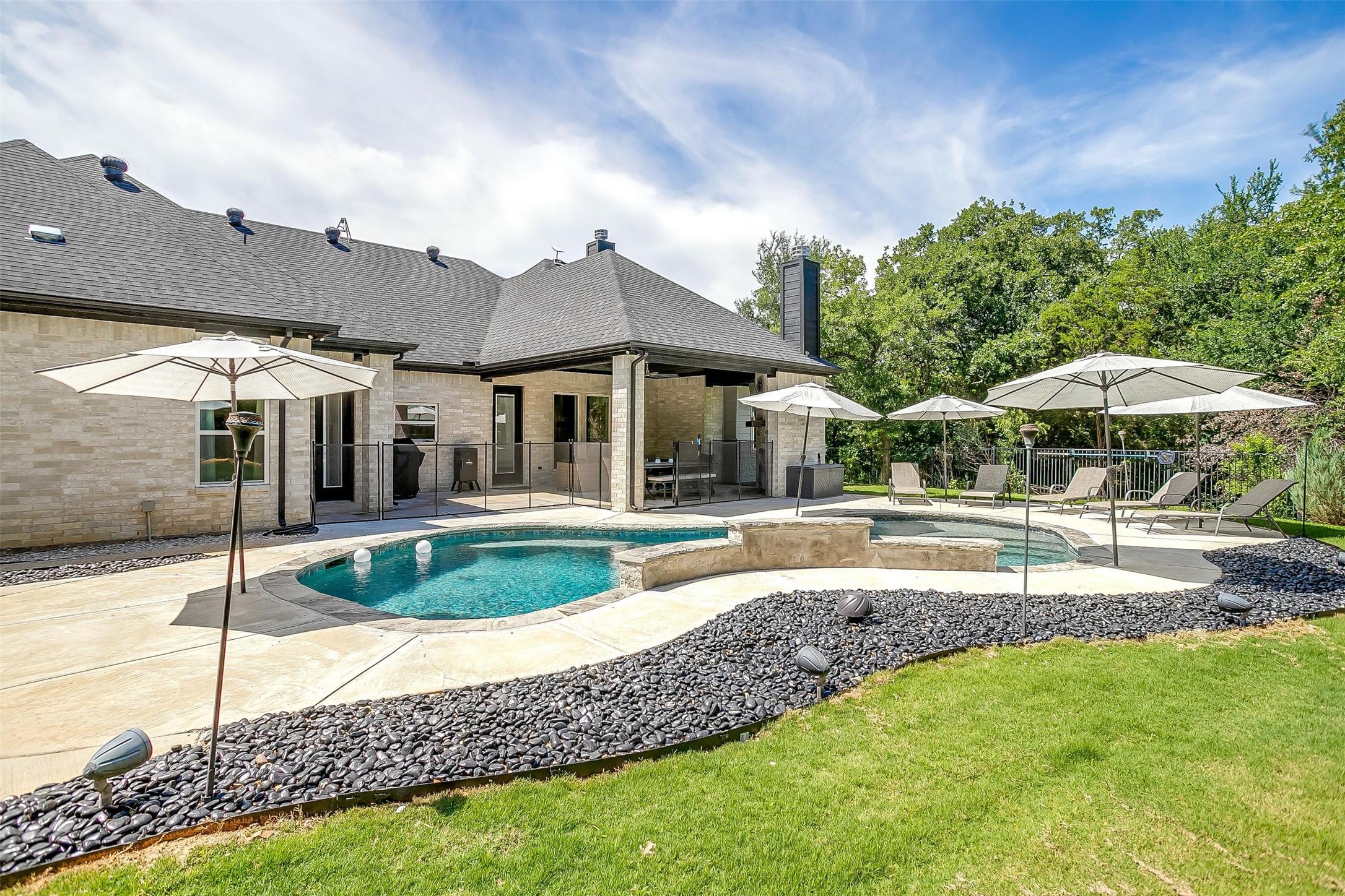 1008 Trinity Oaks Road