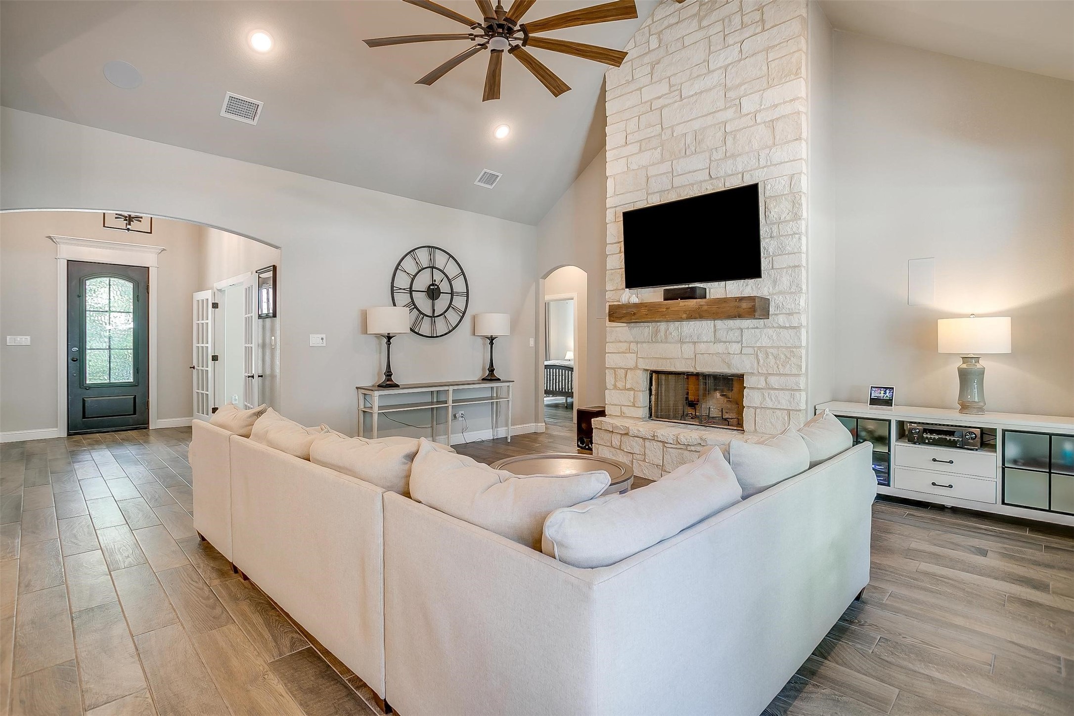 1008 Trinity Oaks Road