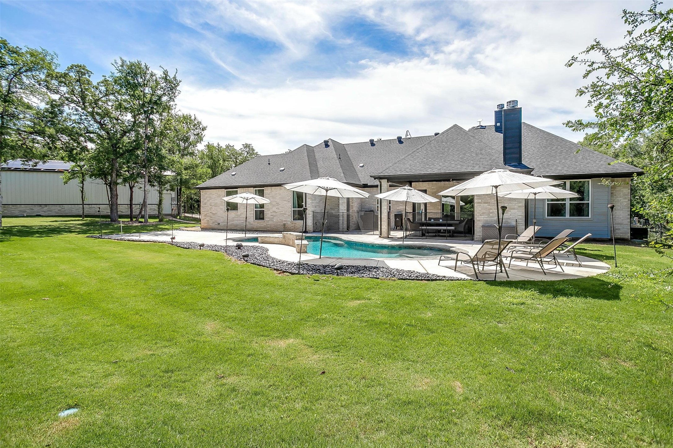 1008 Trinity Oaks Road