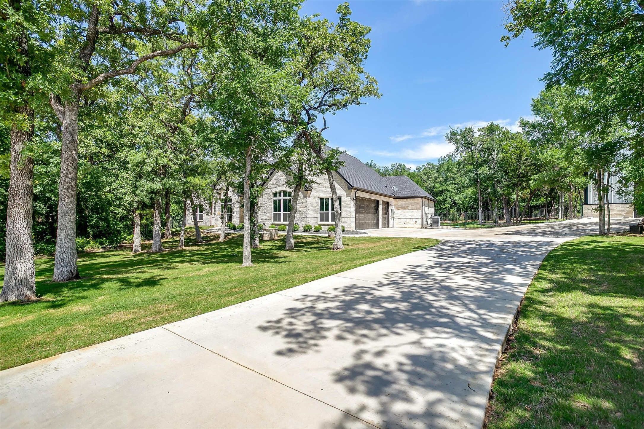 1008 Trinity Oaks Road