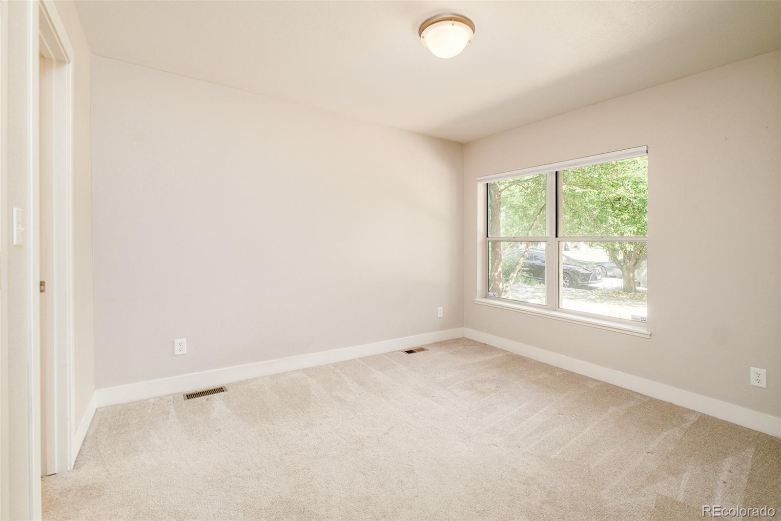 354 W Archer Place
