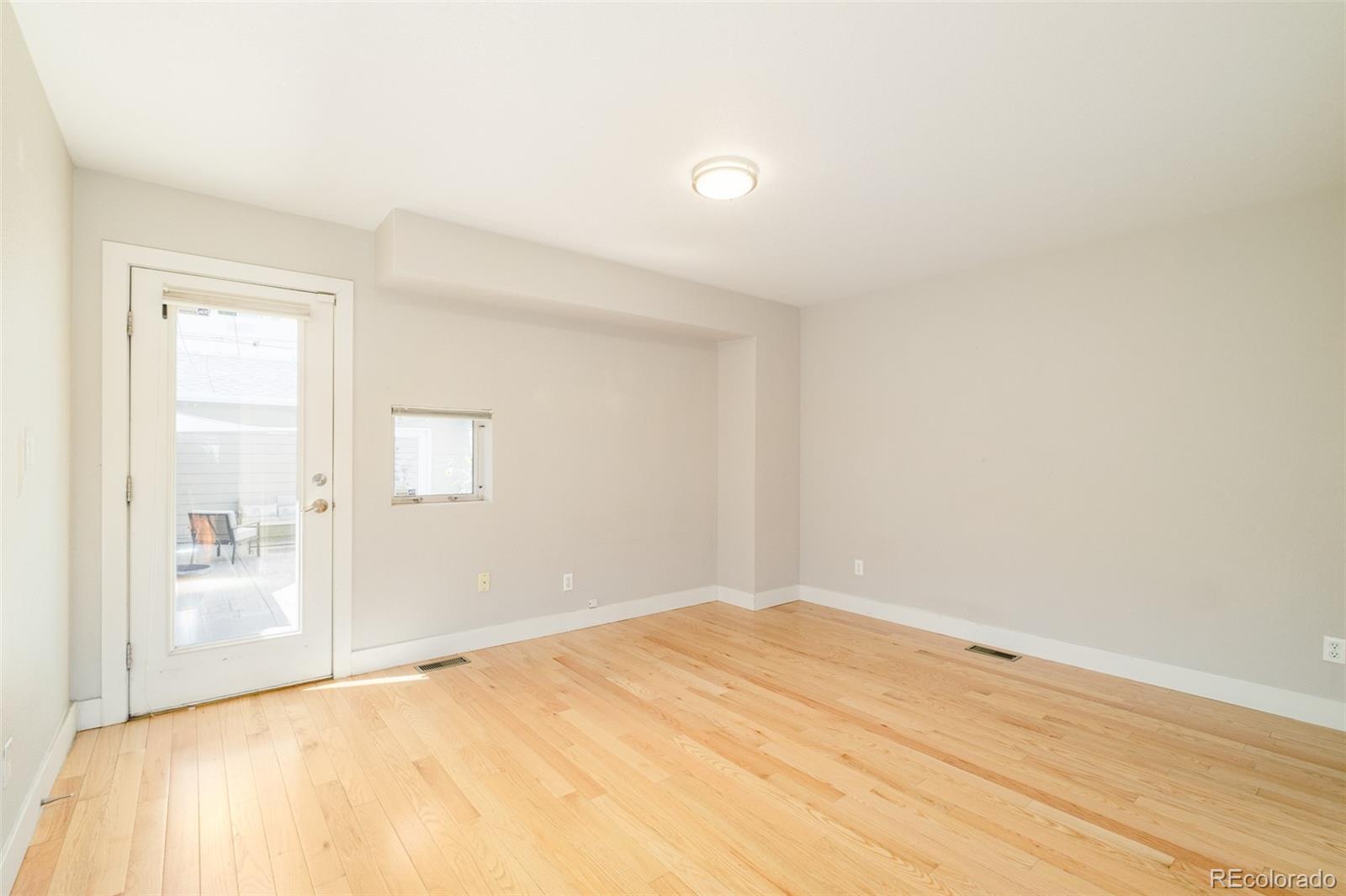 354 W Archer Place
