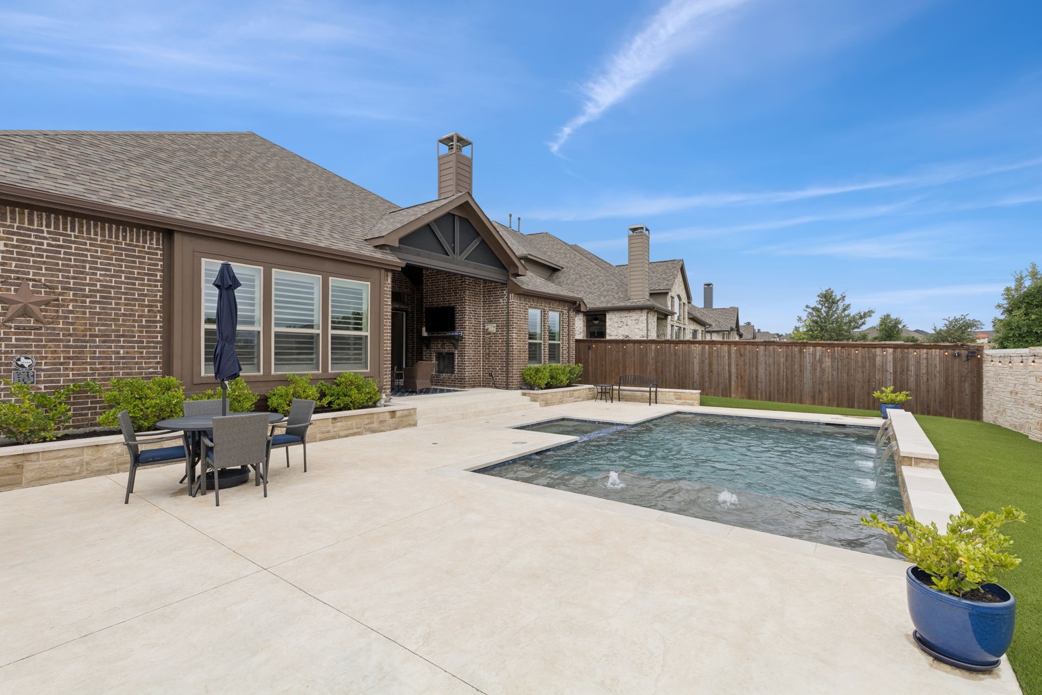 809 Shallow Creek Way