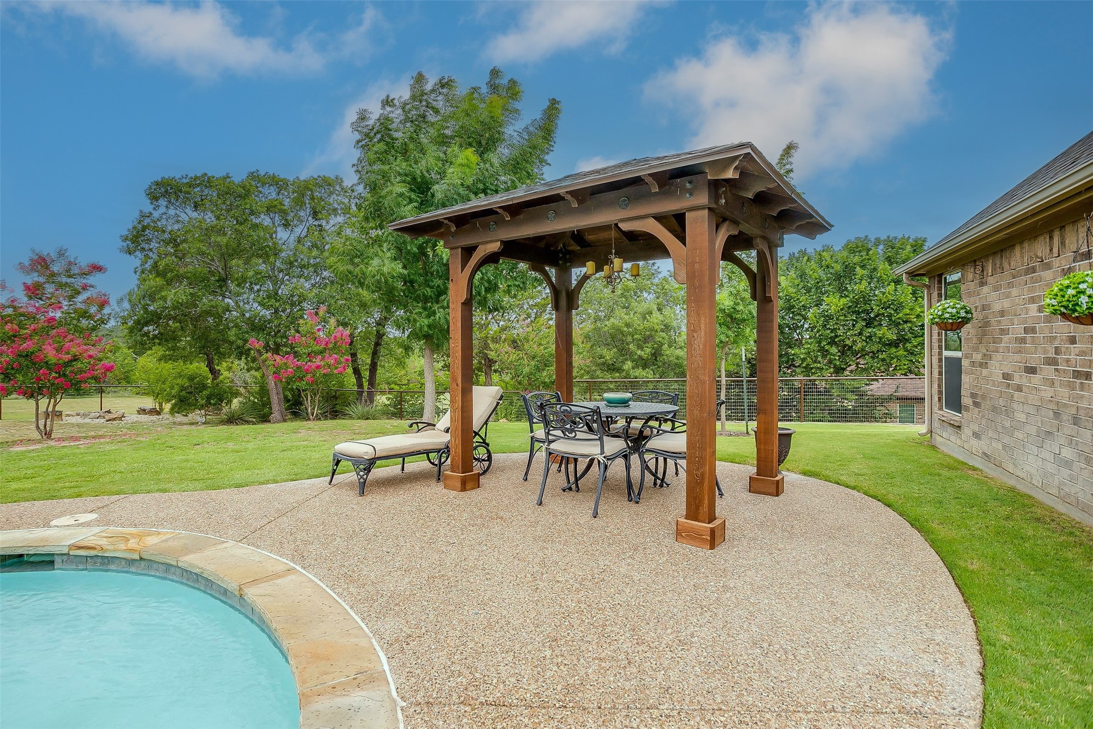 142 Meadow Arbor Drive