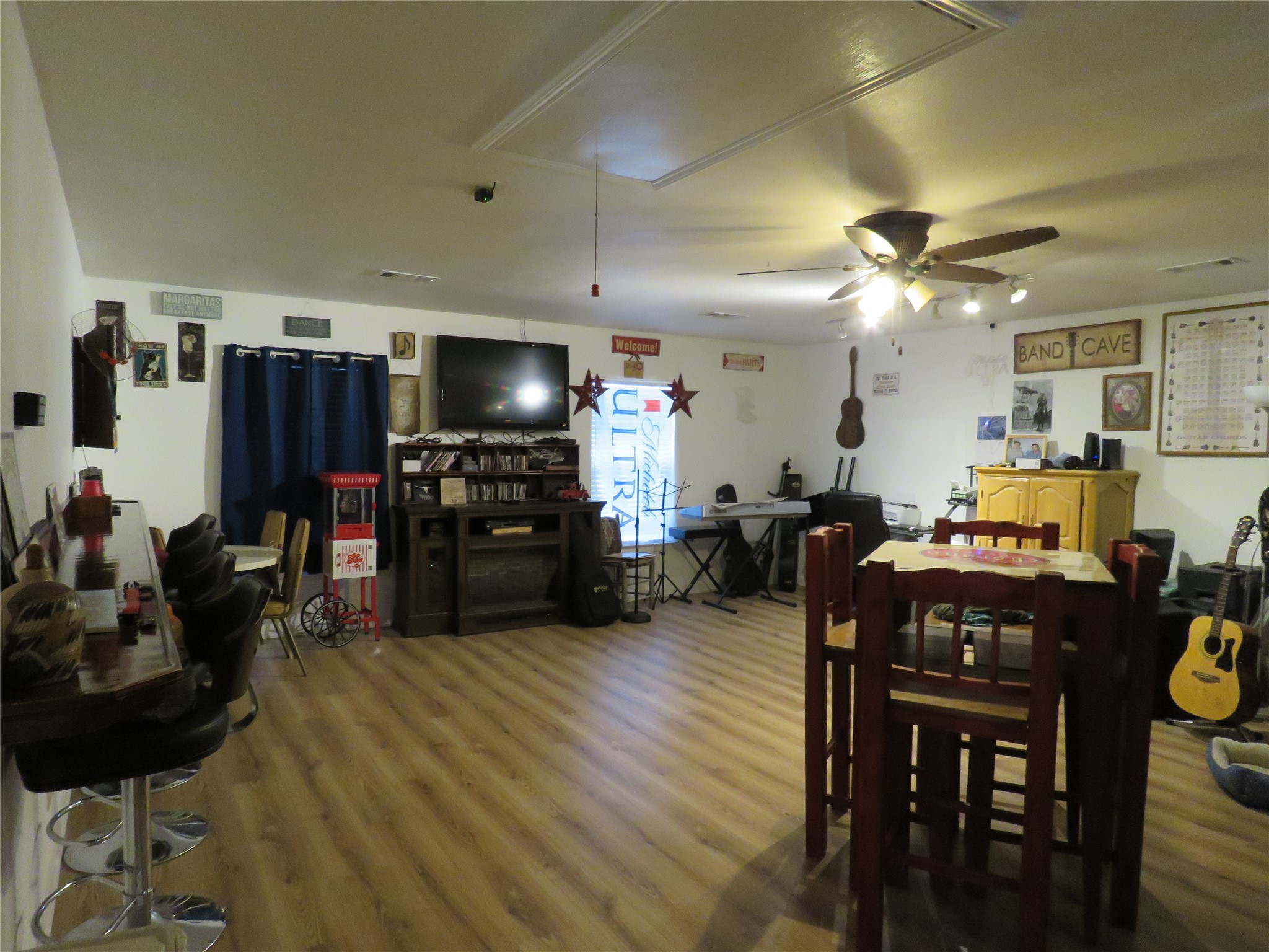 2038 Hill Top Circle