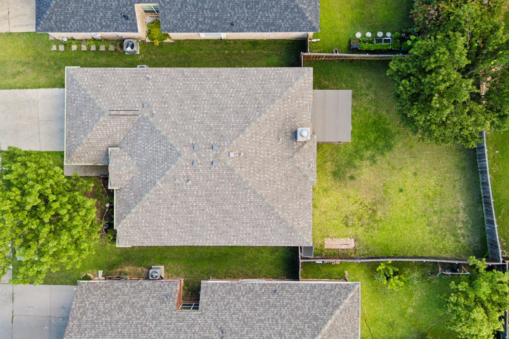 6921 Lakehurst Lane