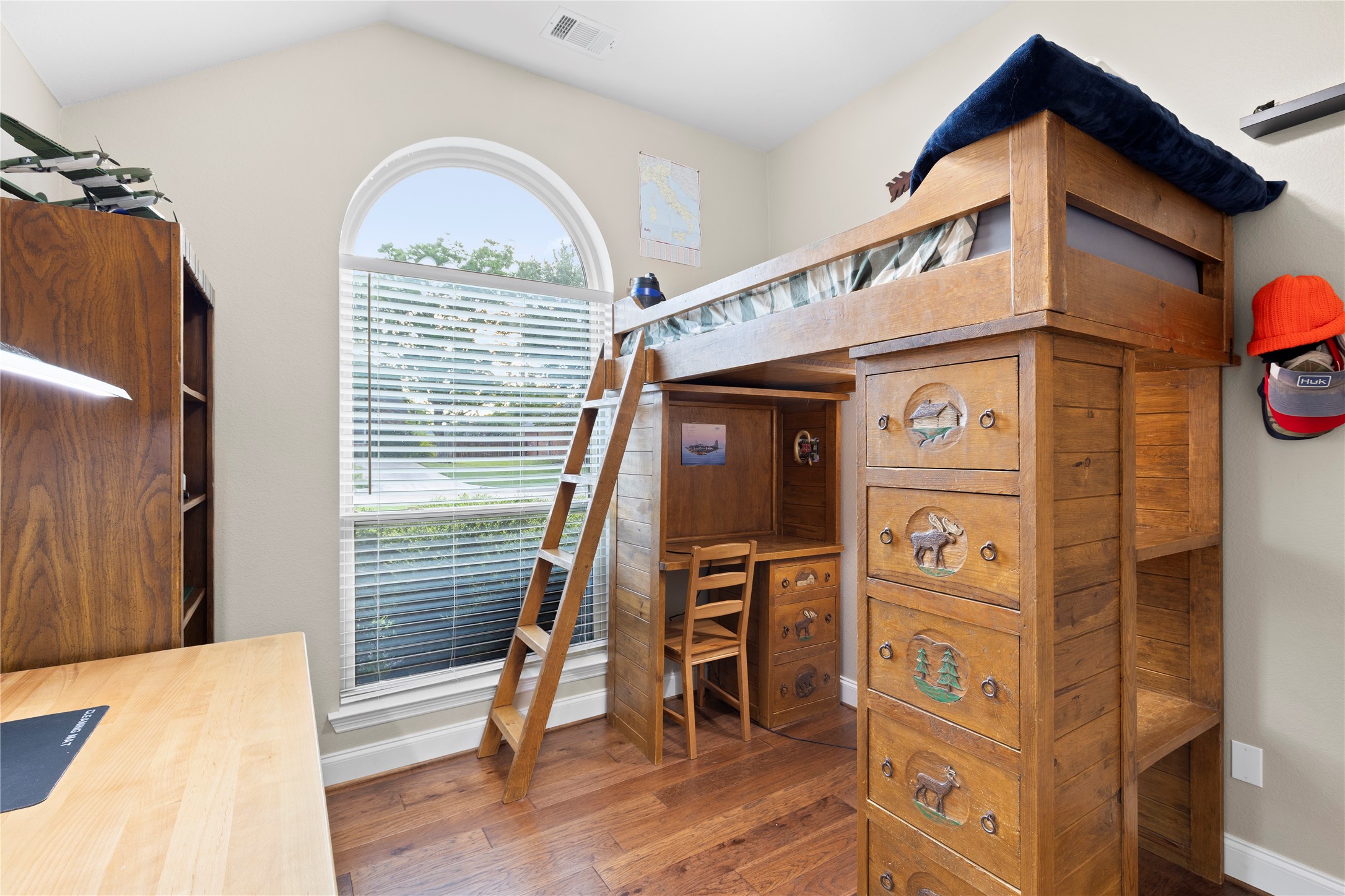36 W Hillside Place