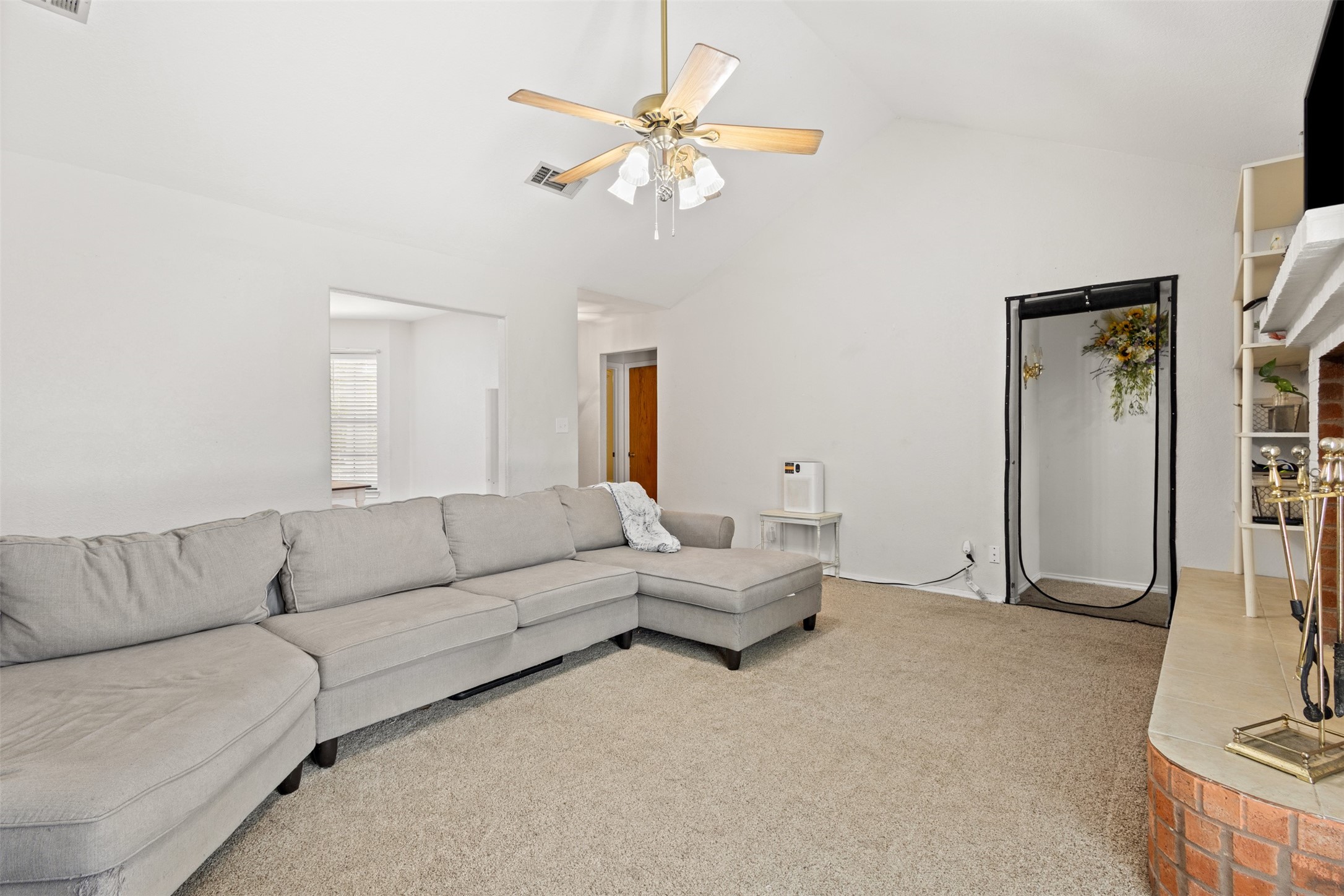 813 E 2nd Street