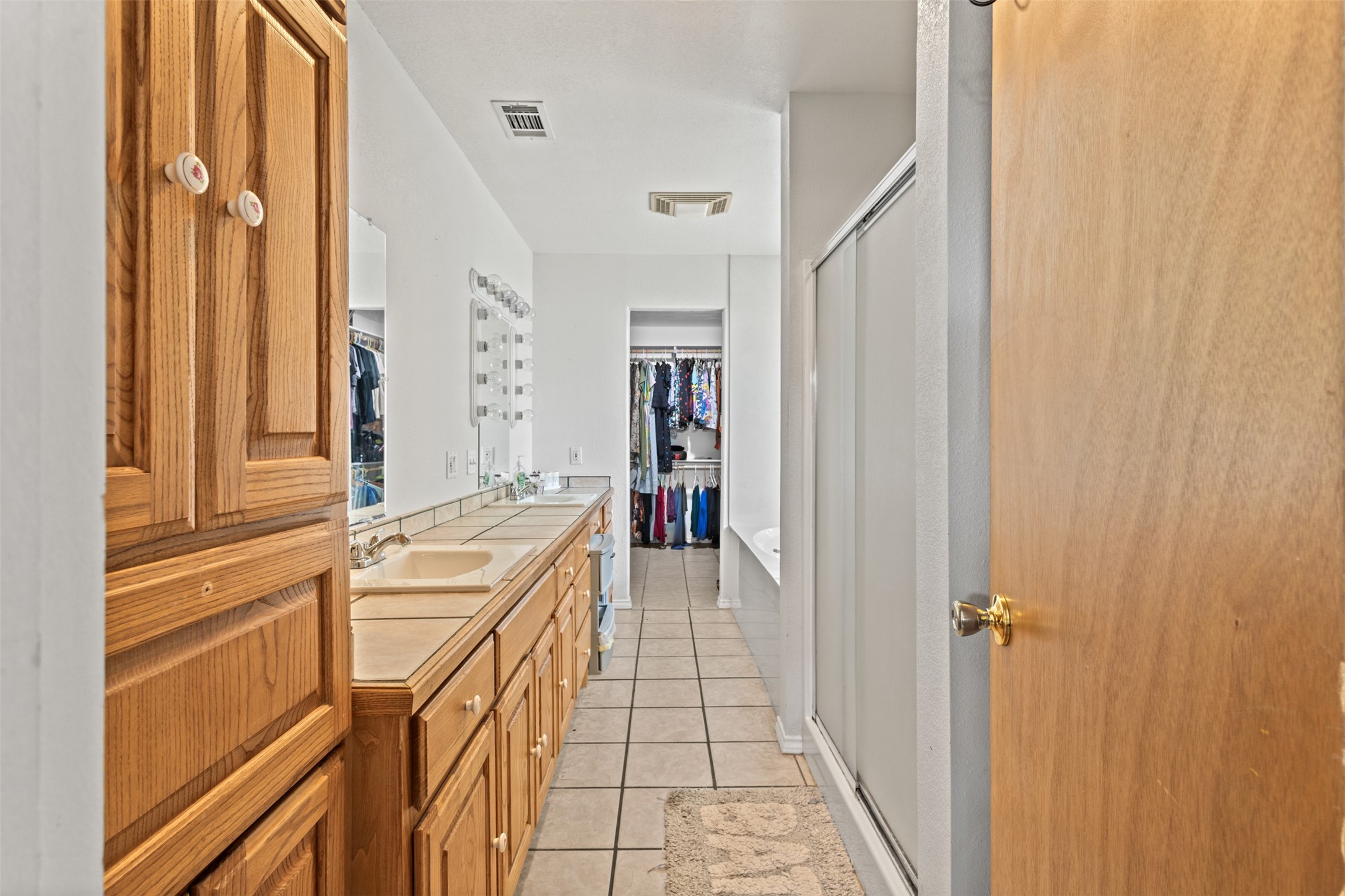 813 E 2nd Street