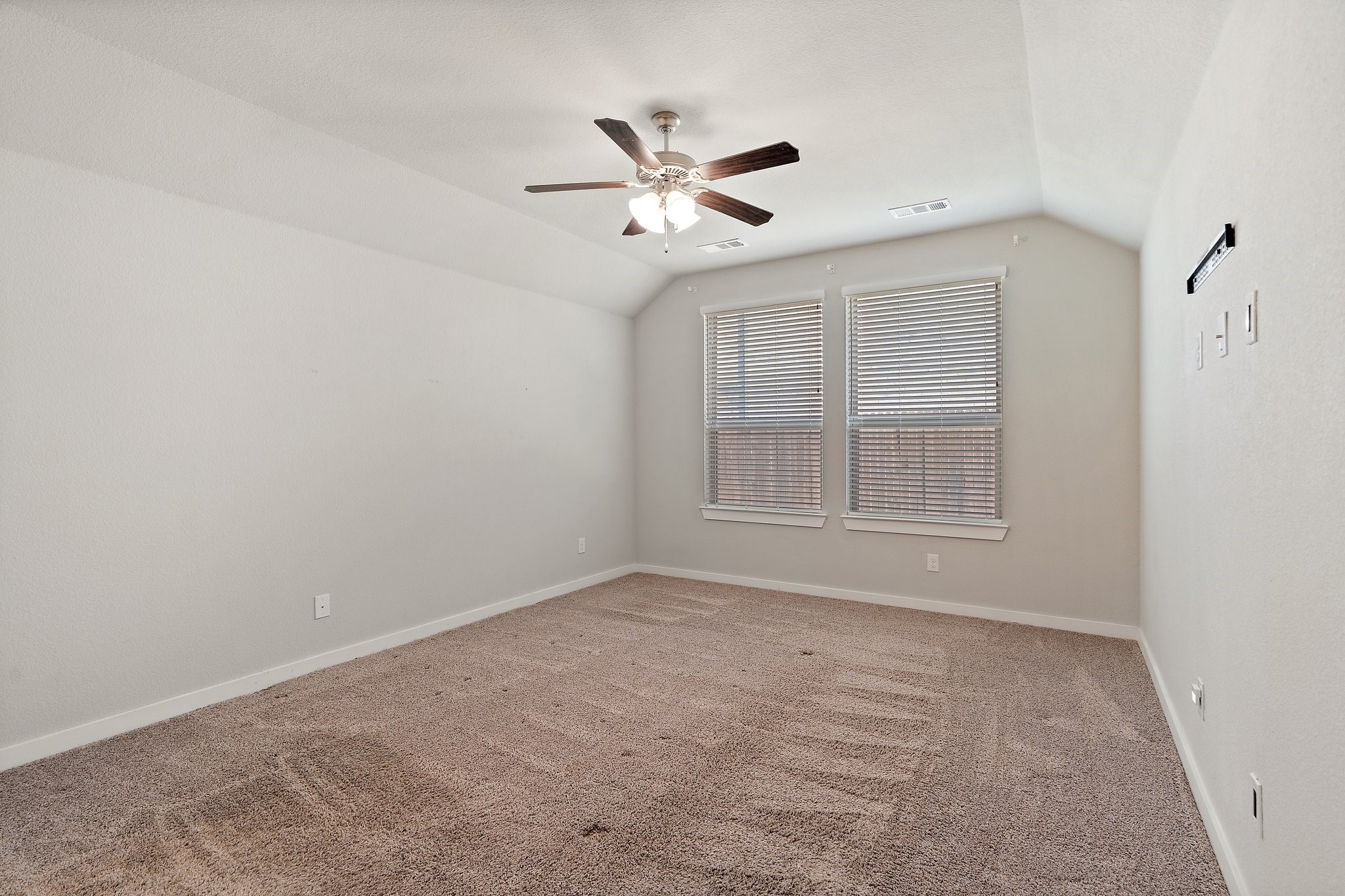 1401 Macaw Court