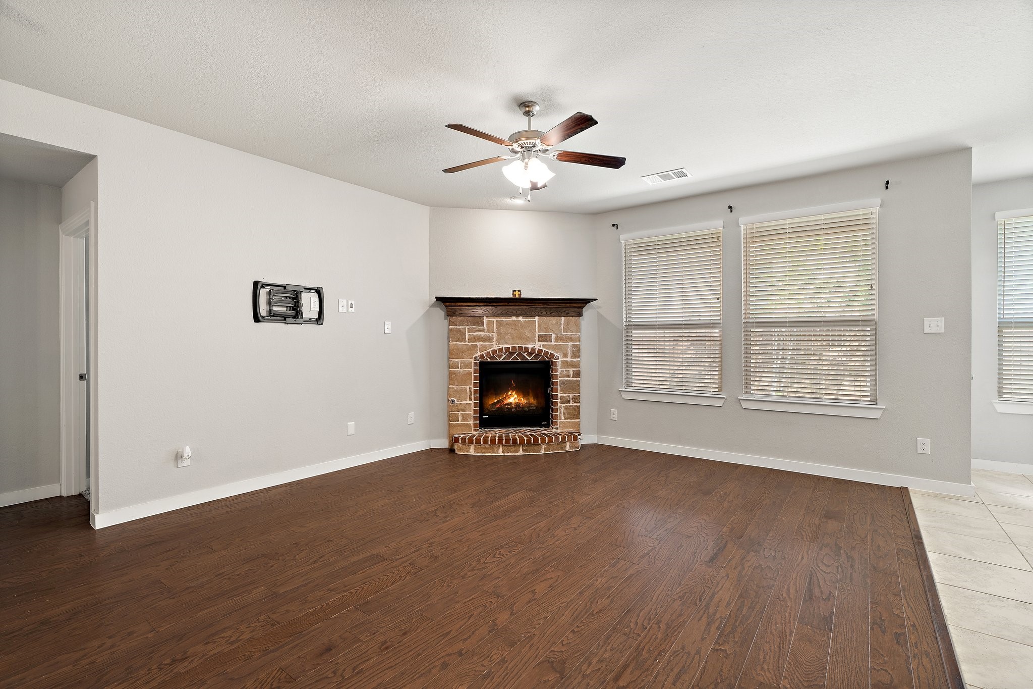 1401 Macaw Court