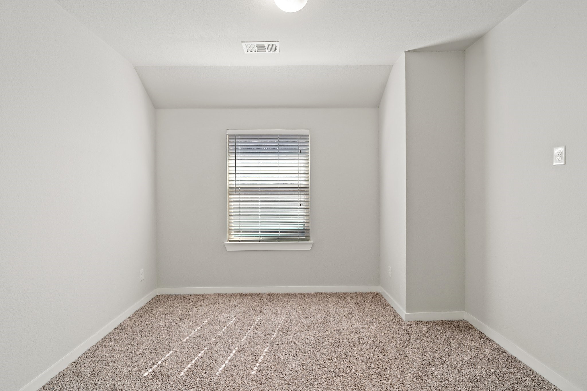1401 Macaw Court