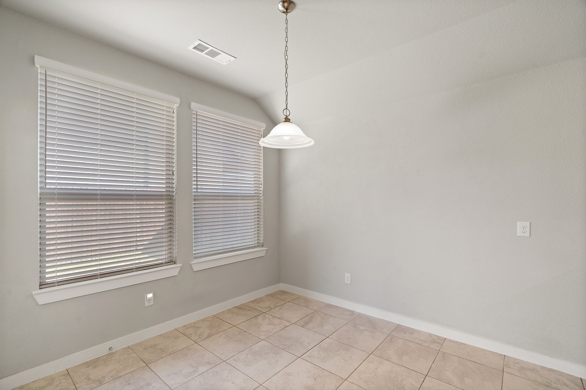 1401 Macaw Court