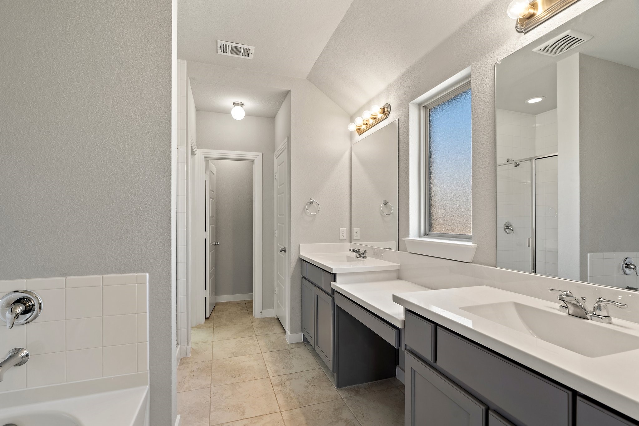 1401 Macaw Court