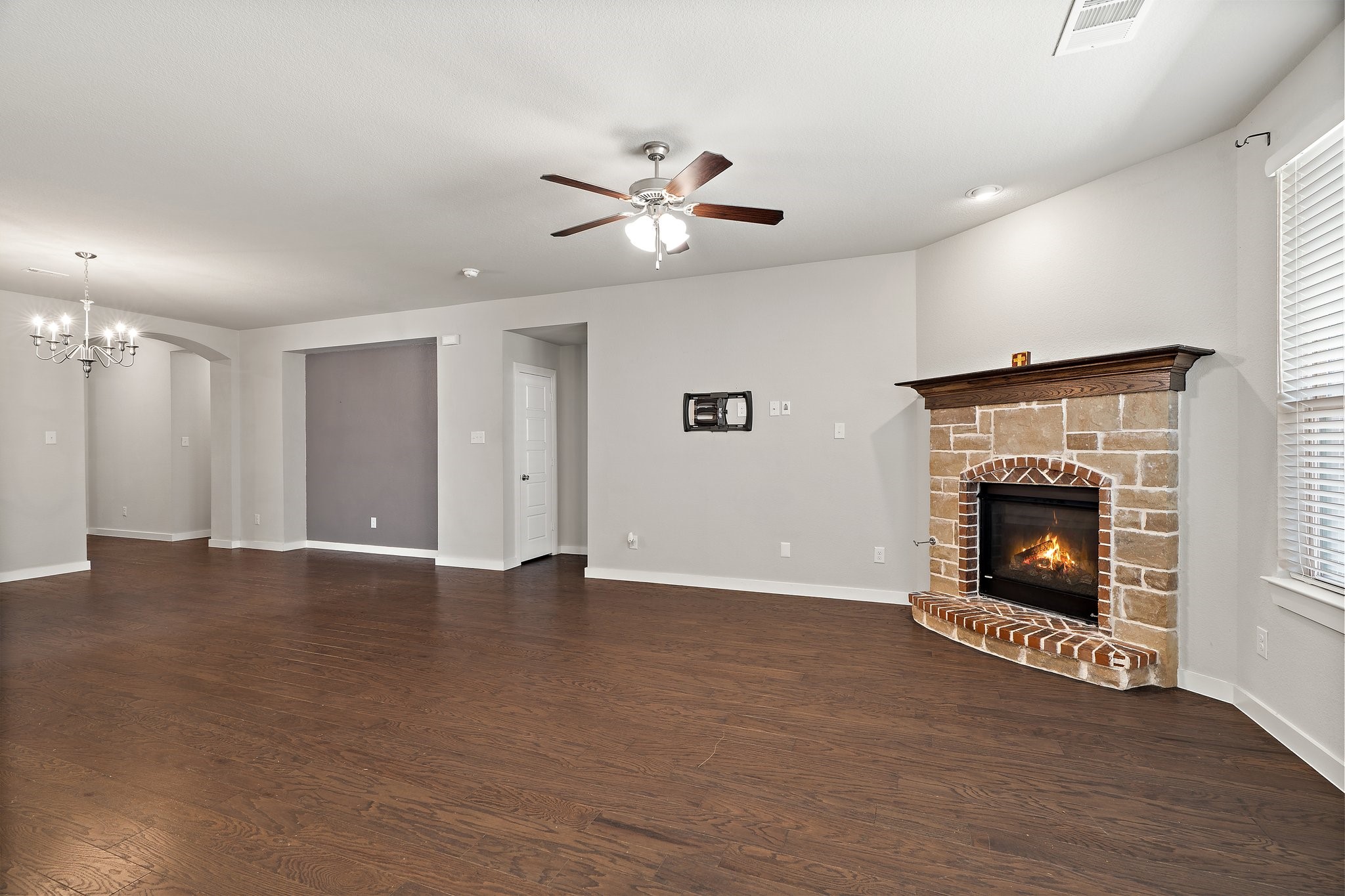 1401 Macaw Court