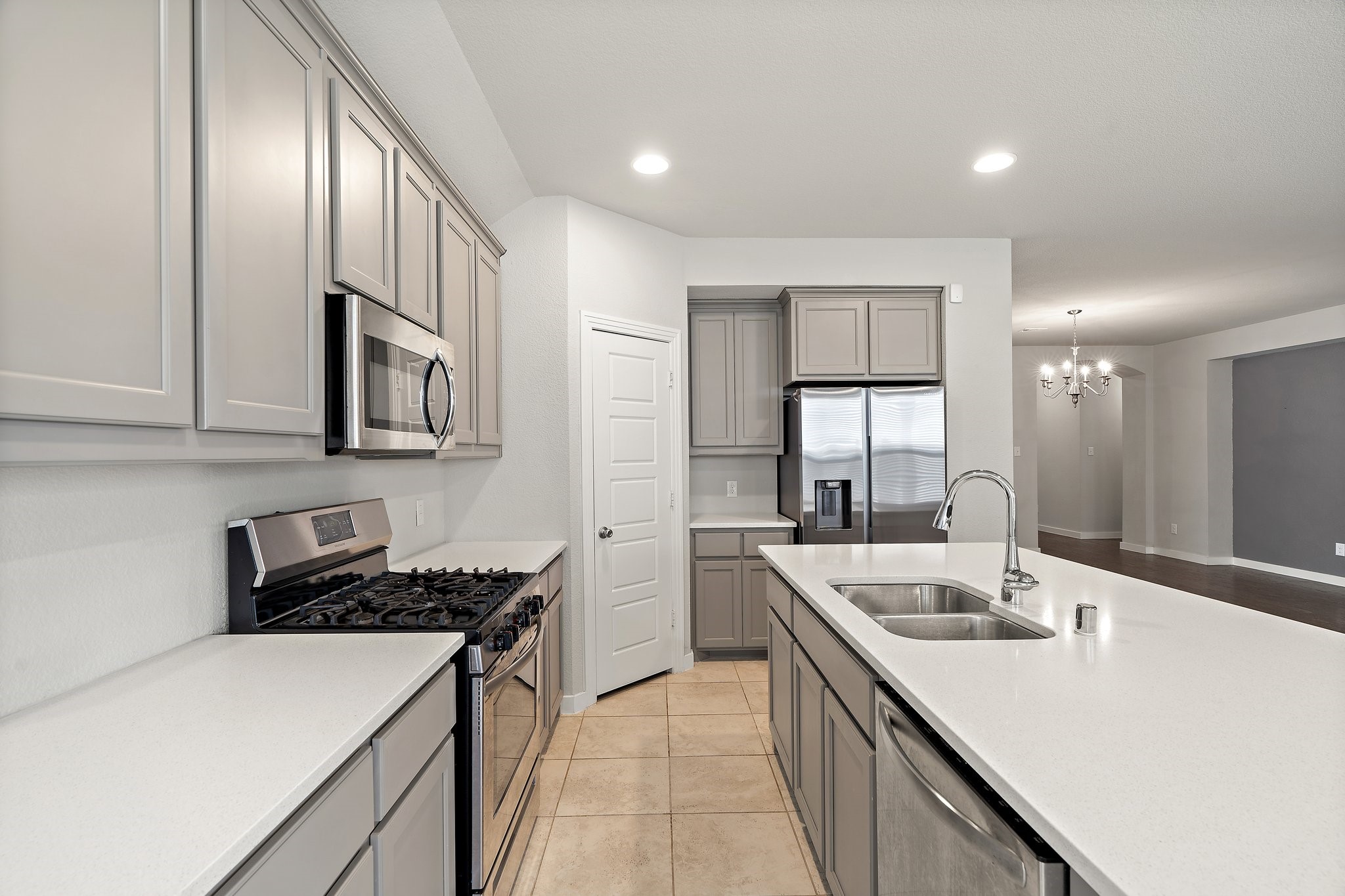 1401 Macaw Court