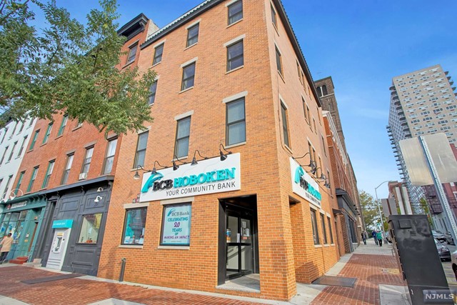 62 4th Street 3R