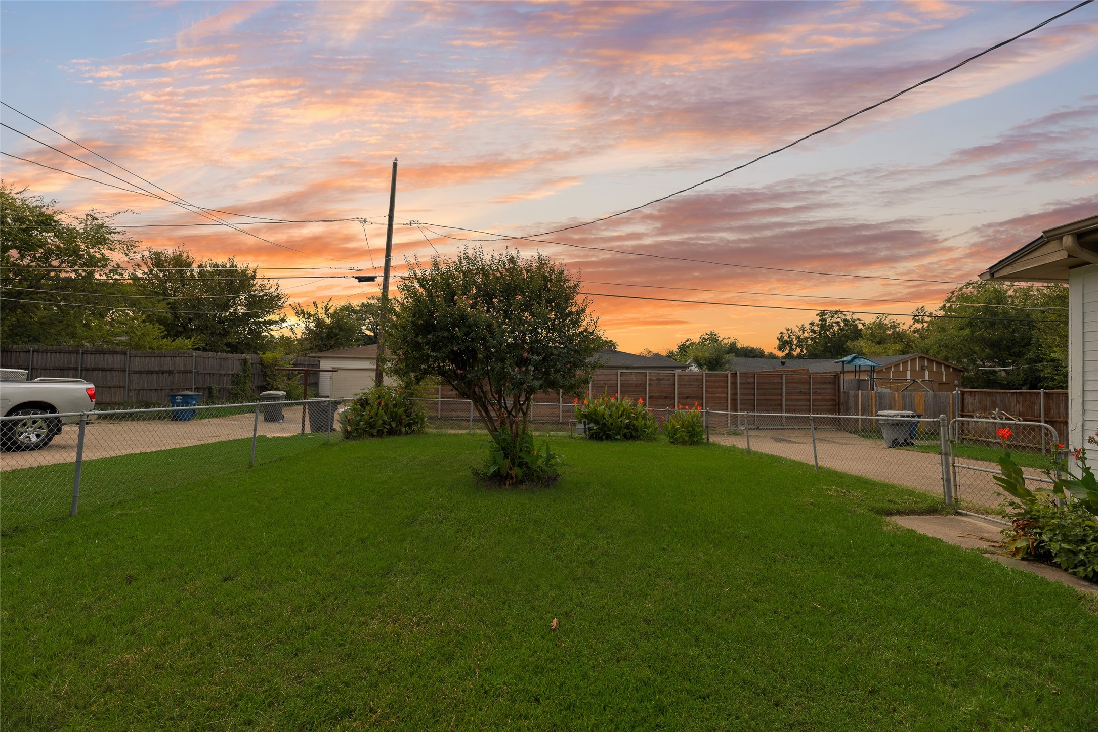 10038 Mesita Drive