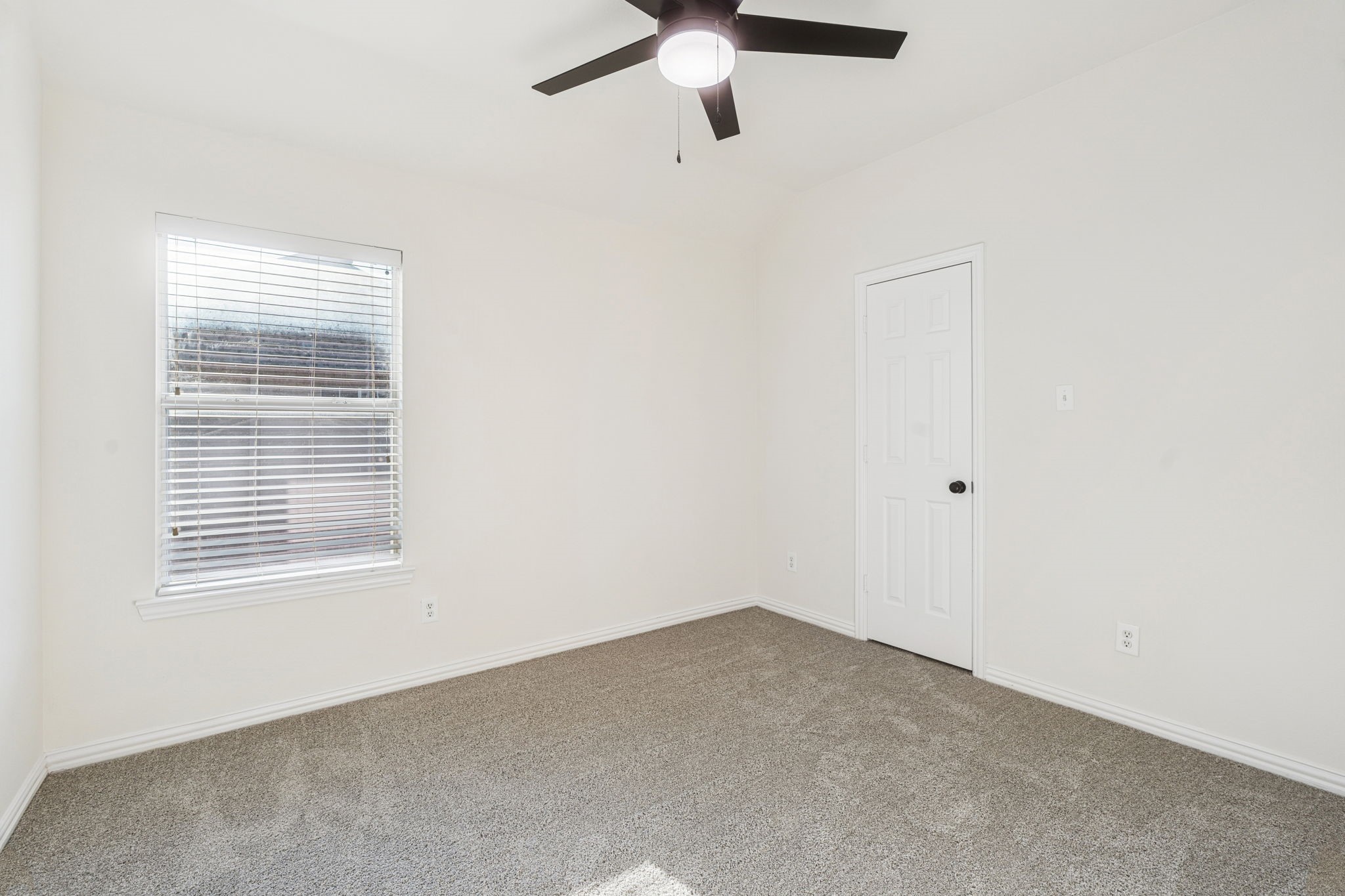 1211 Vineland Court
