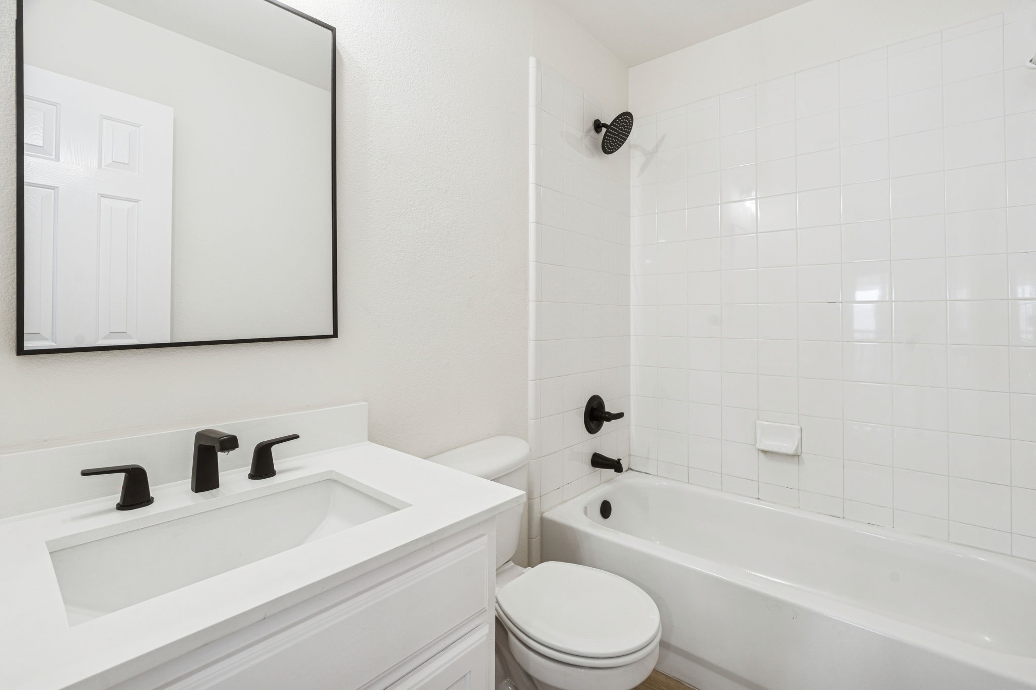 1211 Vineland Court