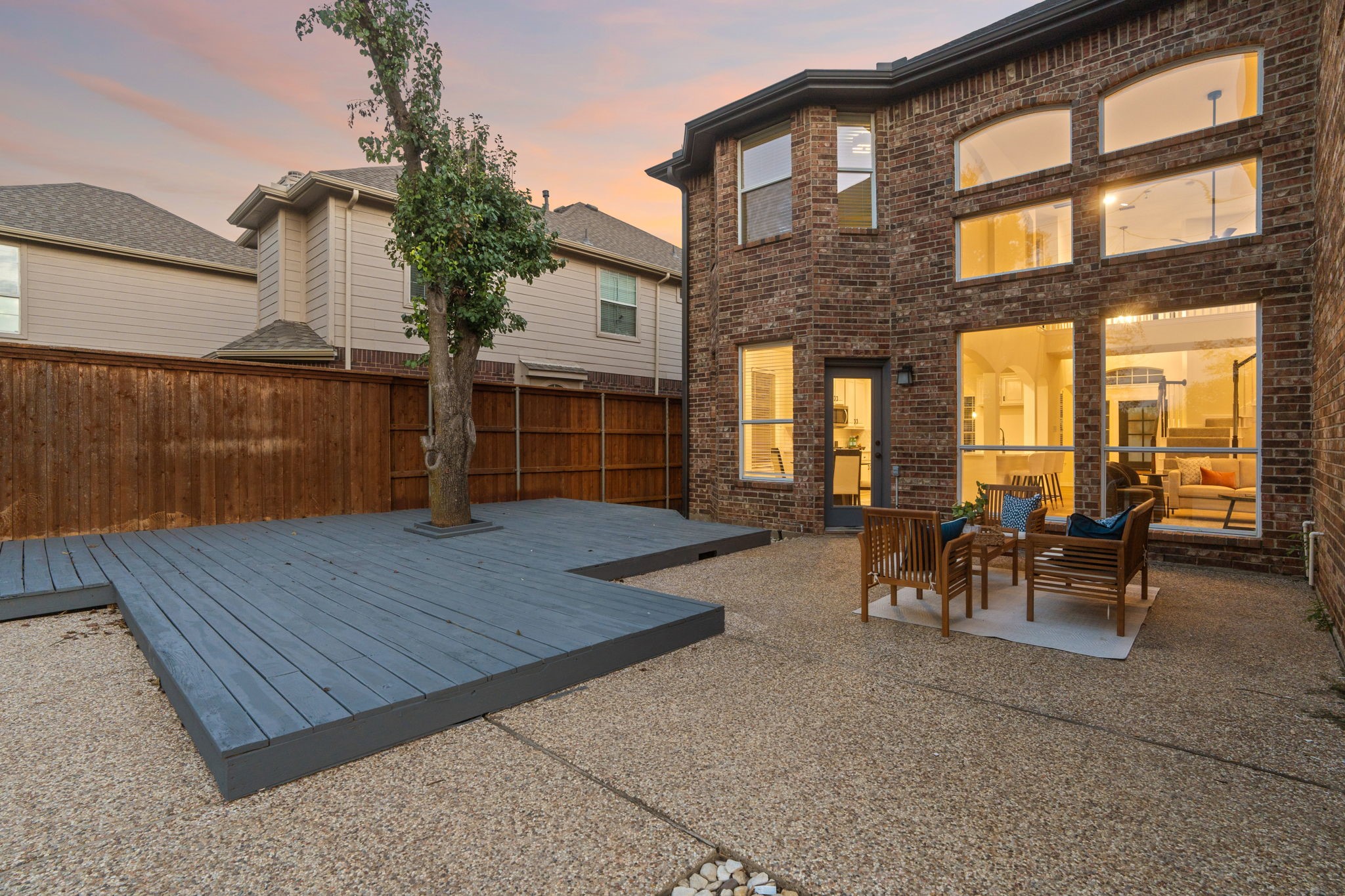 1211 Vineland Court