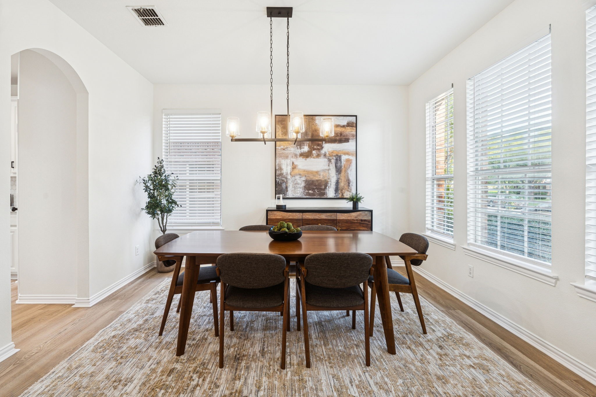 1211 Vineland Court