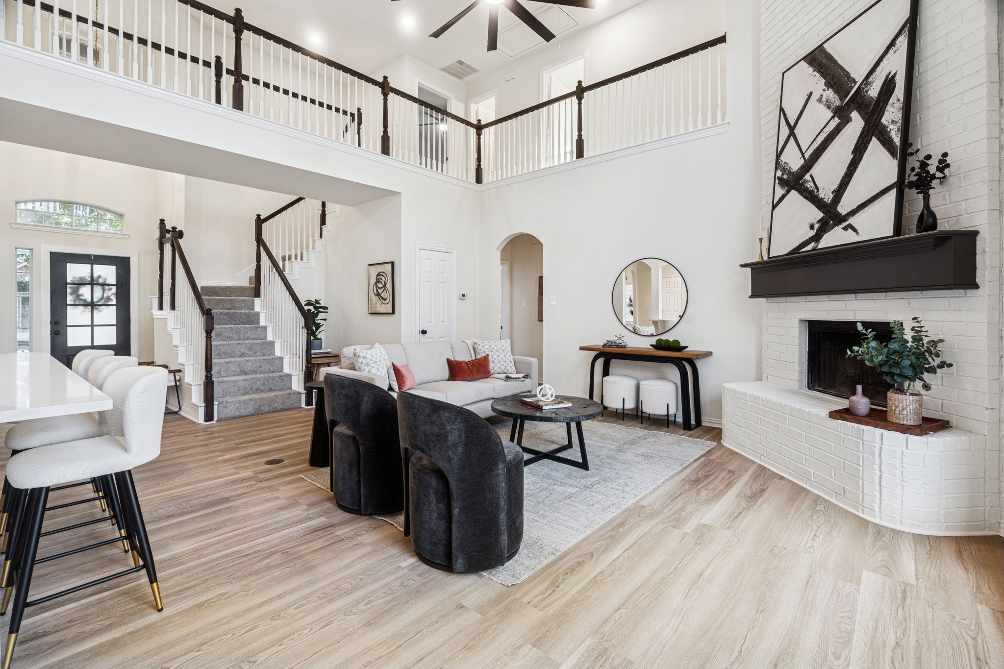 1211 Vineland Court
