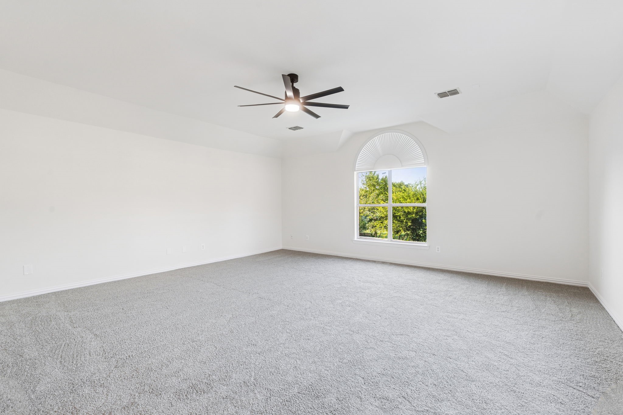1211 Vineland Court