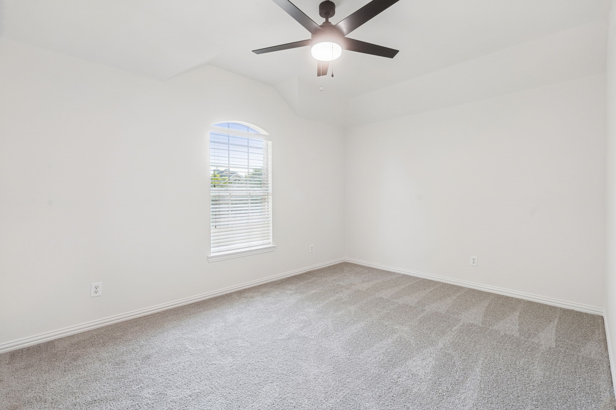 1211 Vineland Court