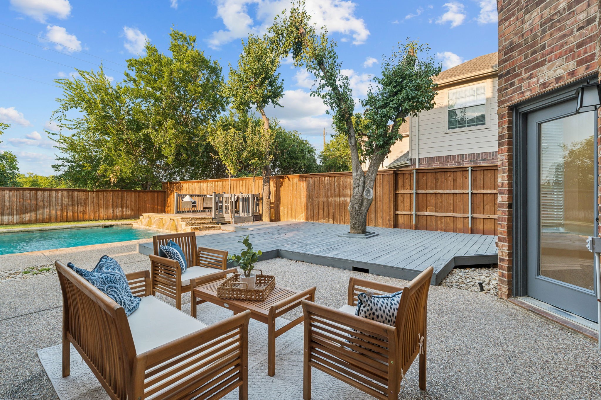 1211 Vineland Court