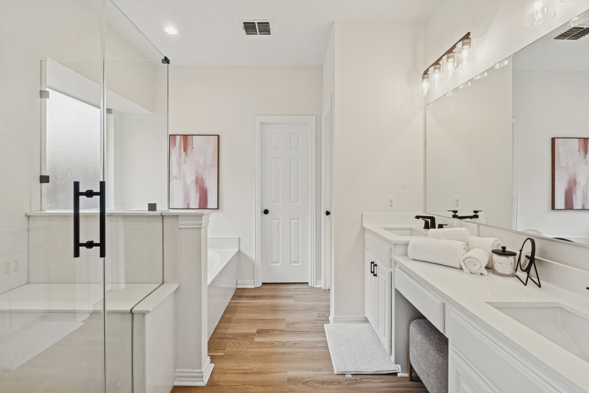 1211 Vineland Court