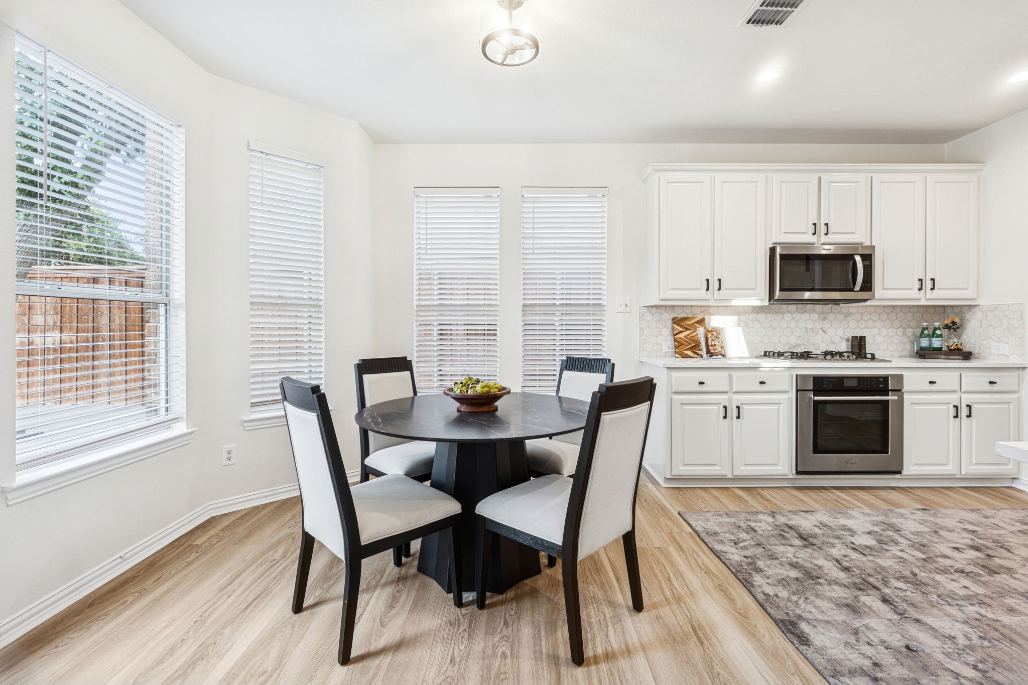 1211 Vineland Court