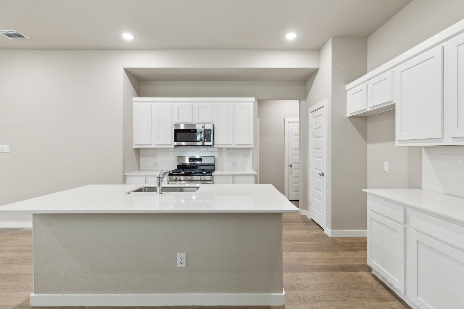 3906 Sandstone Drive