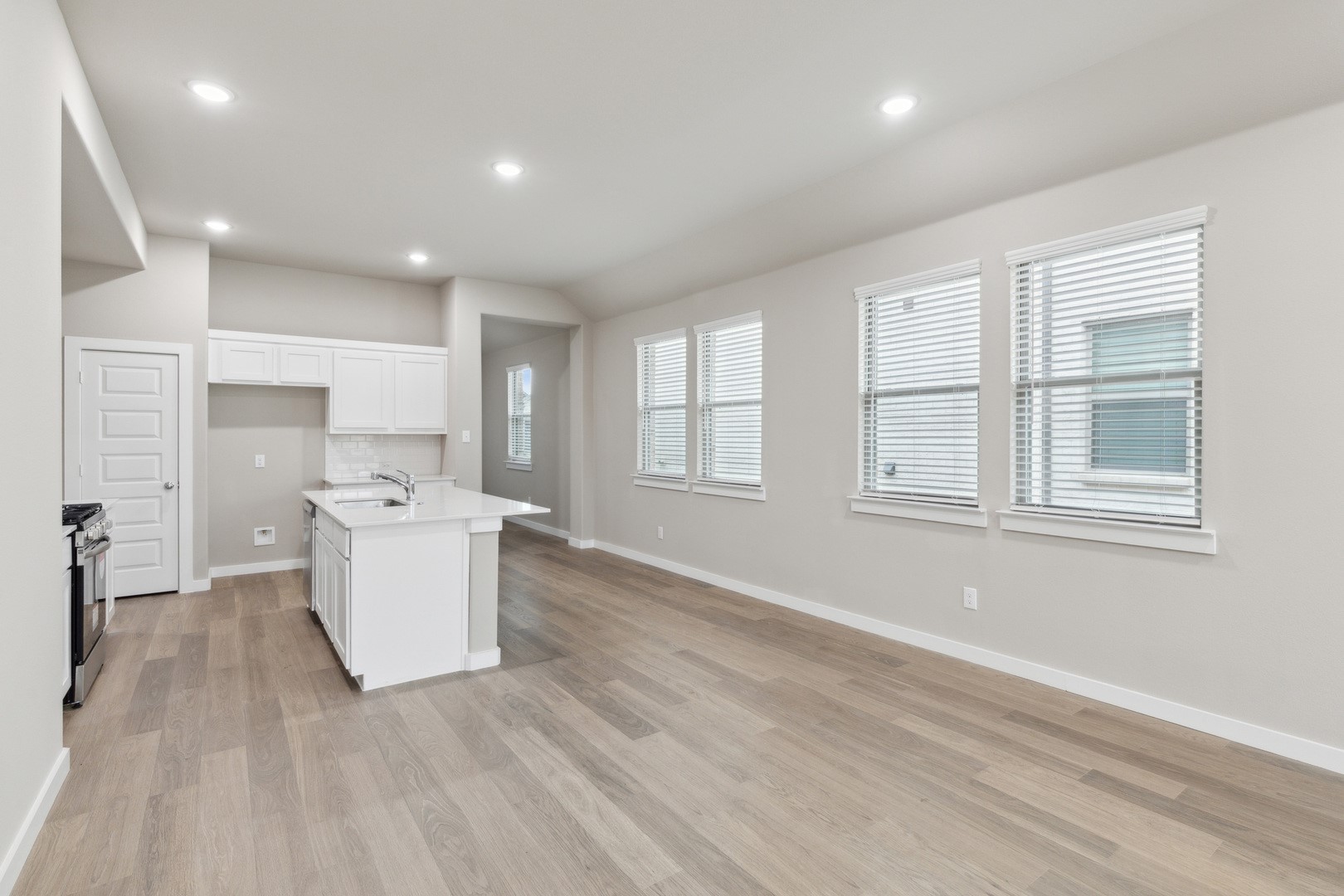 3906 Sandstone Drive