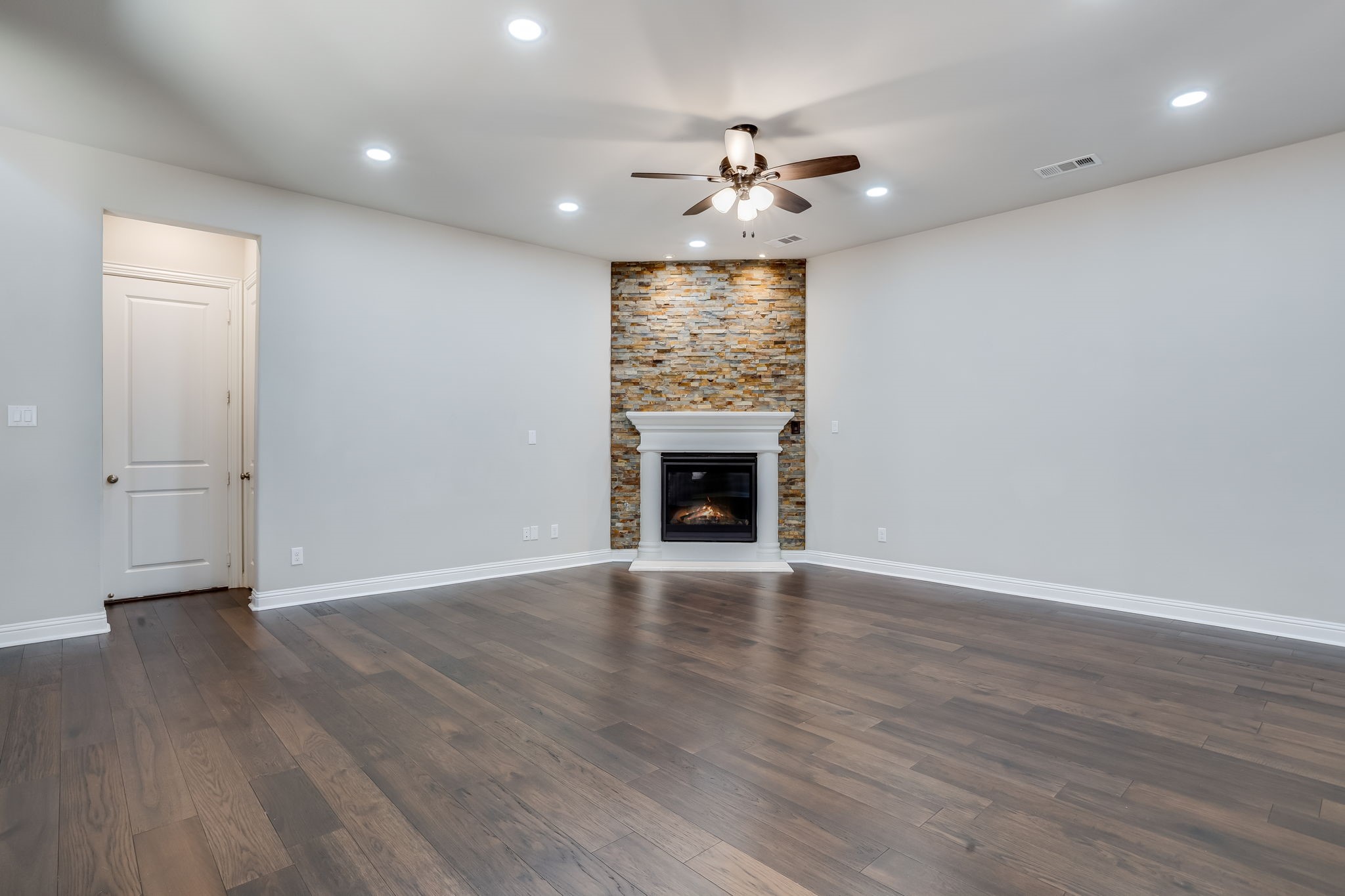 4557 El Paso Drive