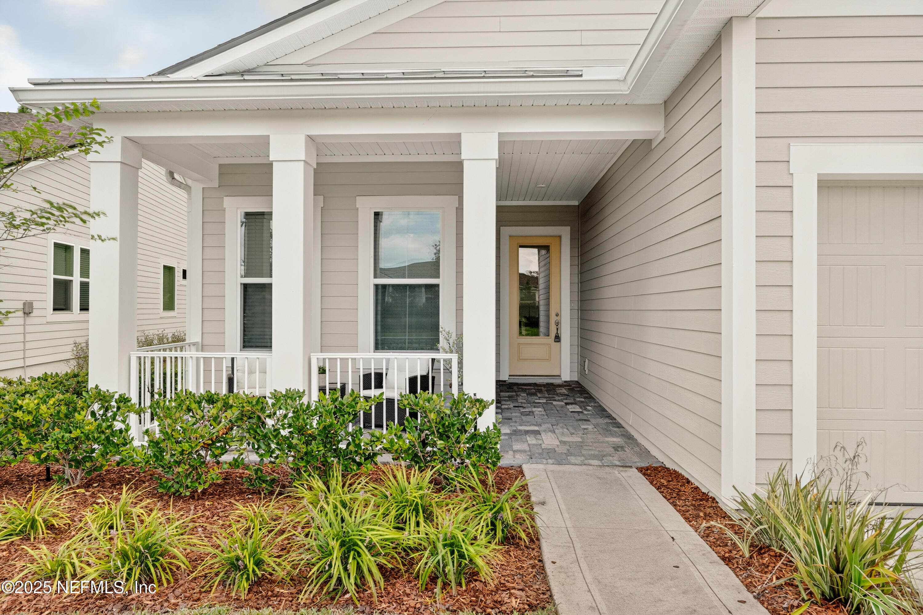 300 LADYSLIPPER Drive, St. Johns