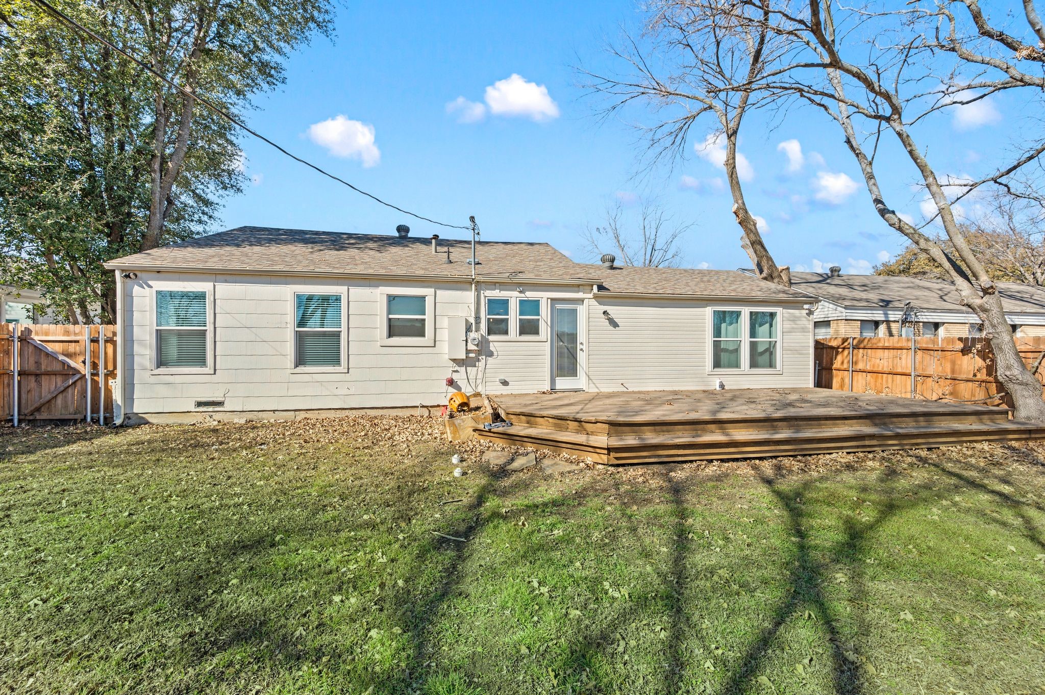 3809 Carolyn Road