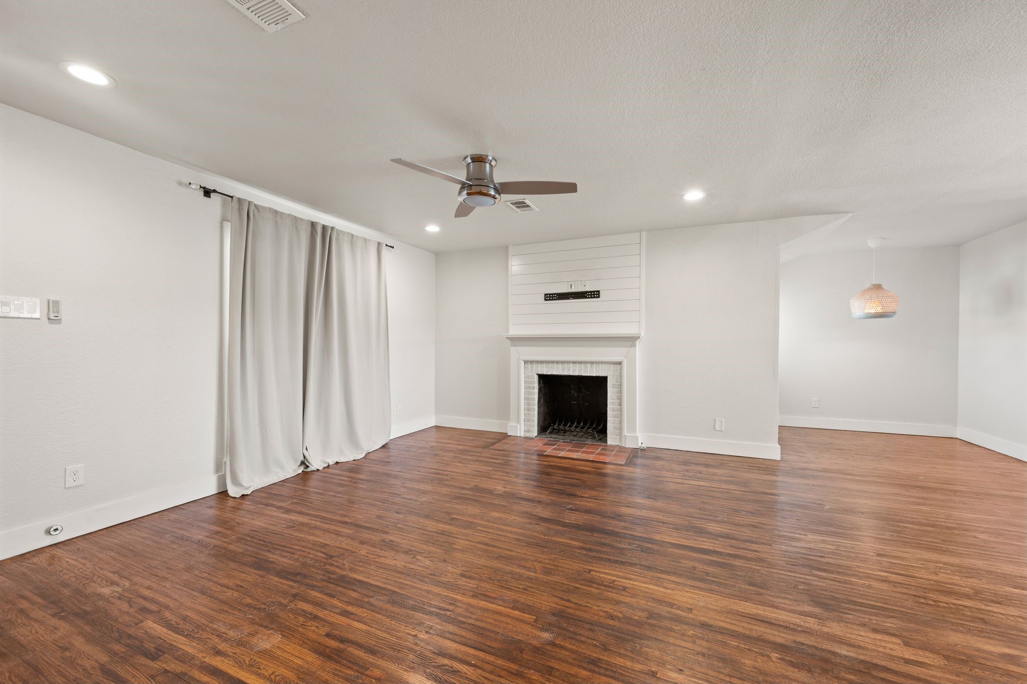 3809 Carolyn Road