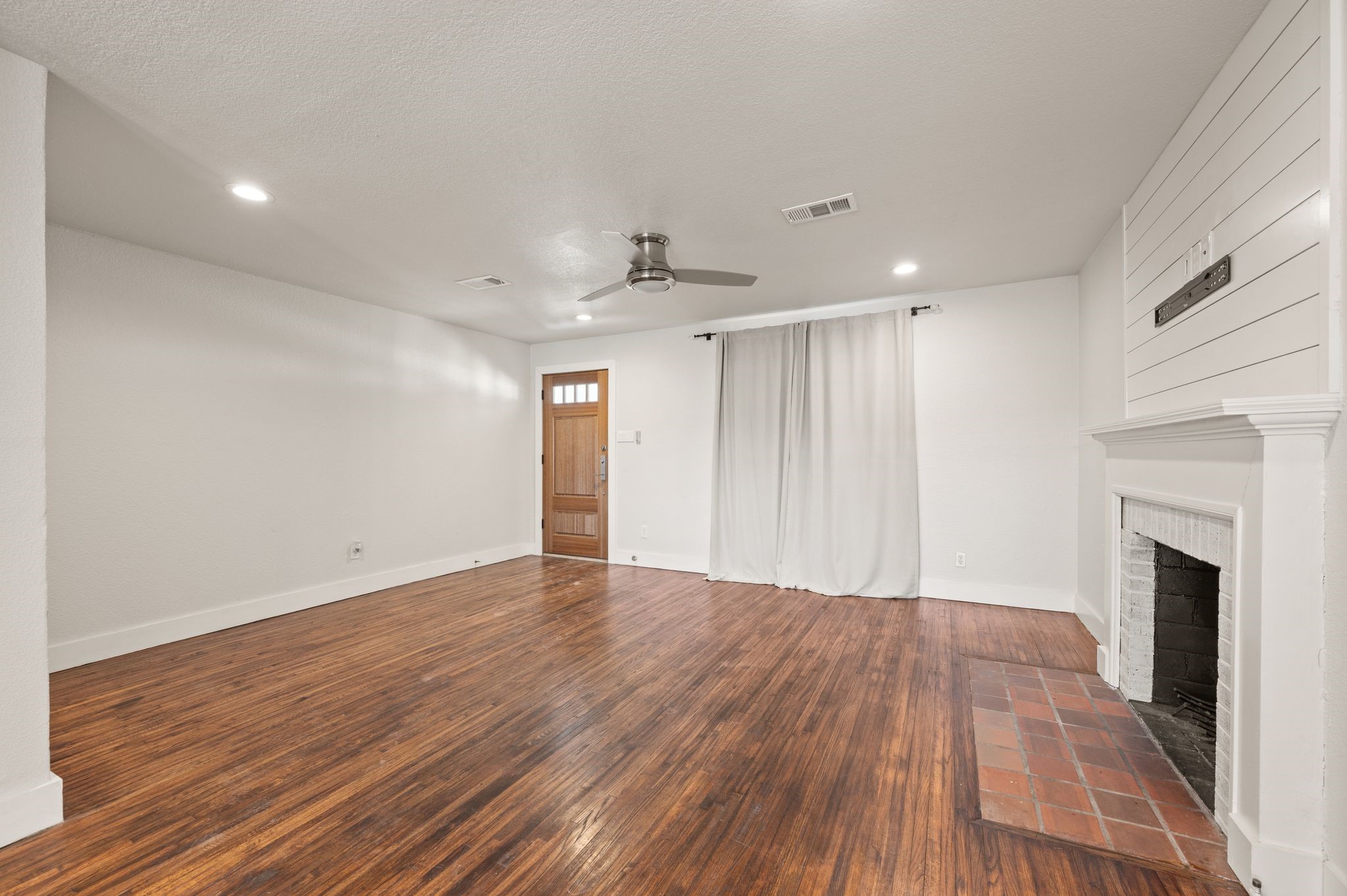 3809 Carolyn Road
