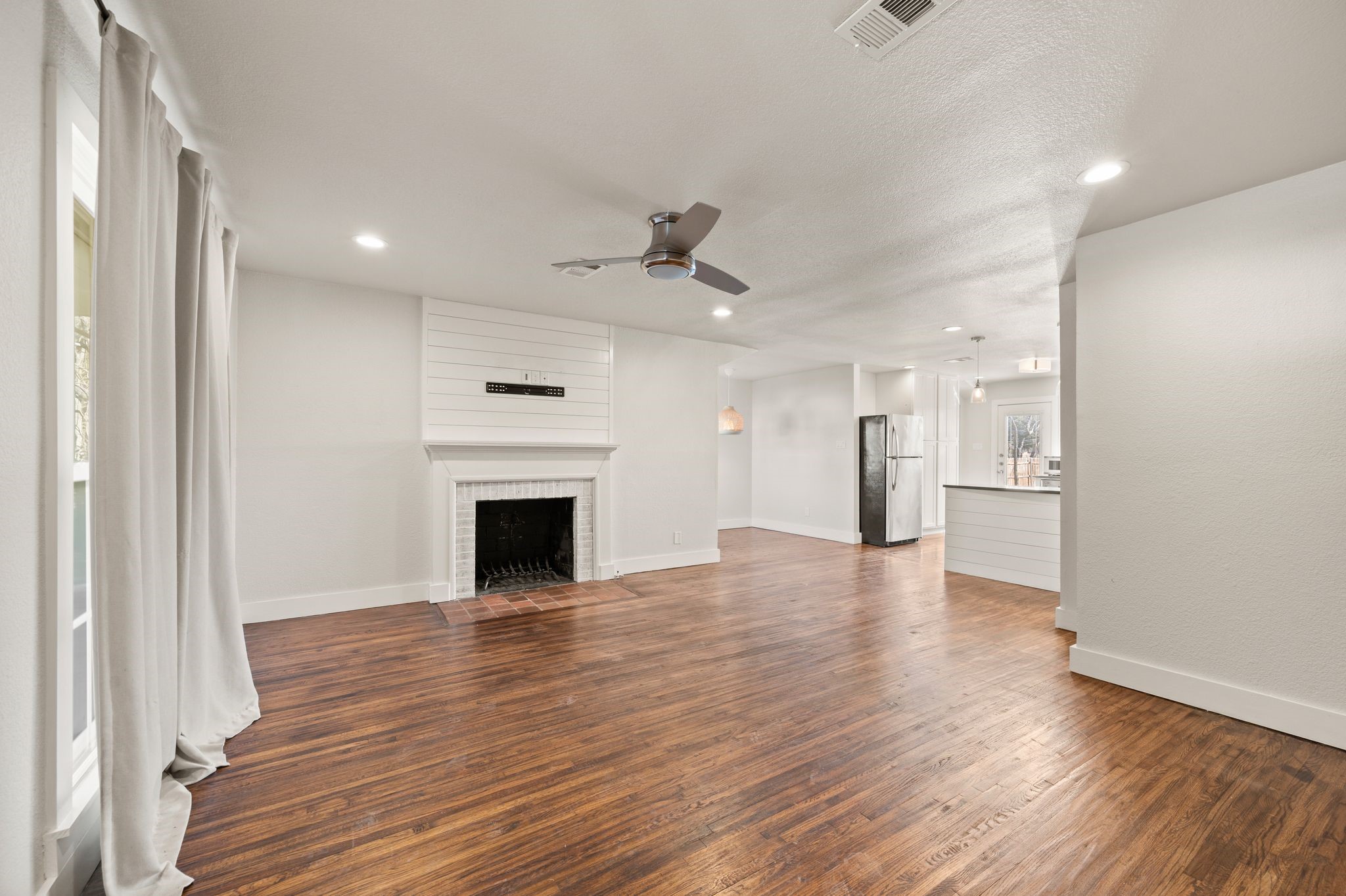 3809 Carolyn Road